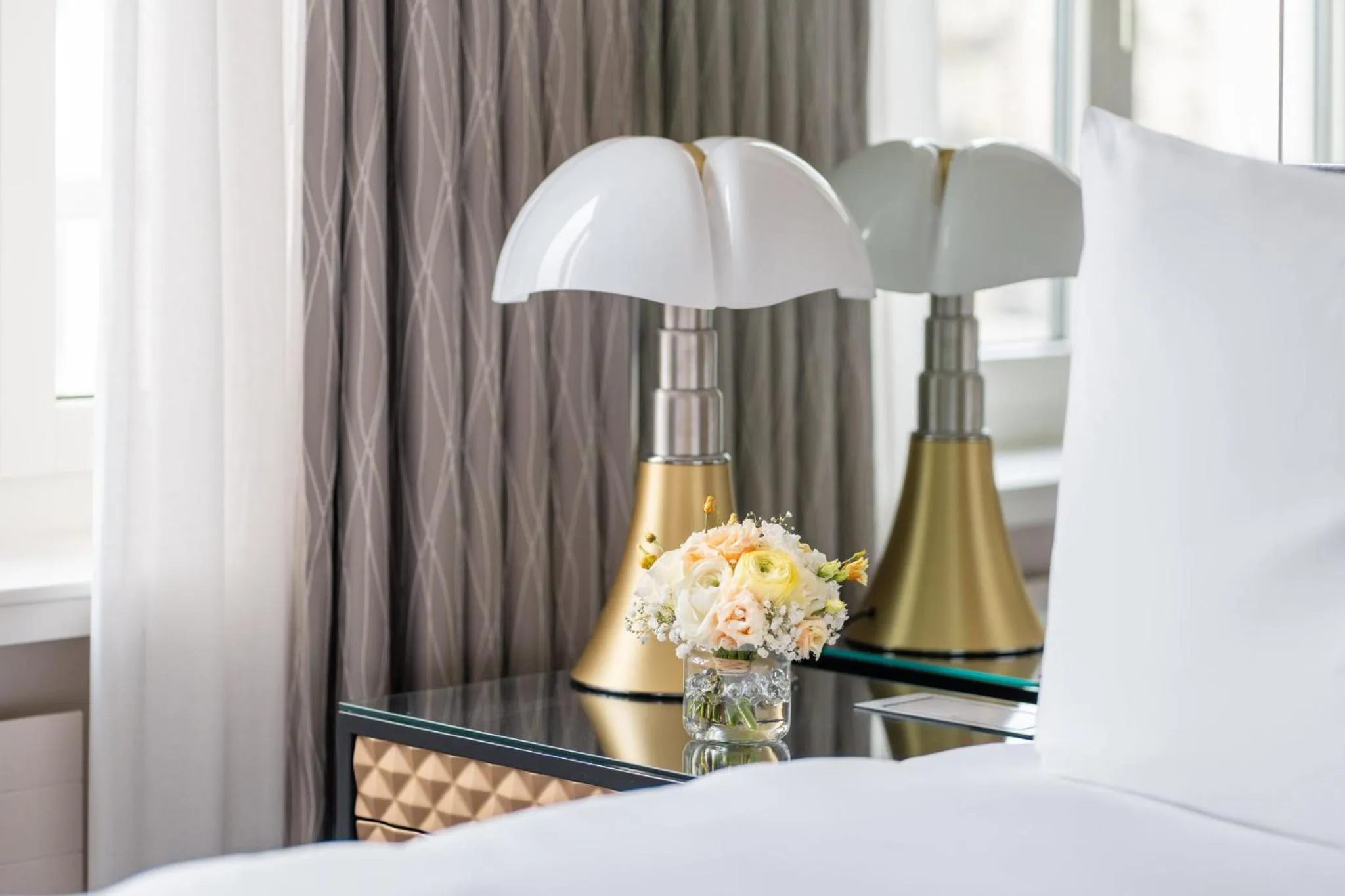 Photo of the whole room, Bed in Mandarin Oriental, Geneva