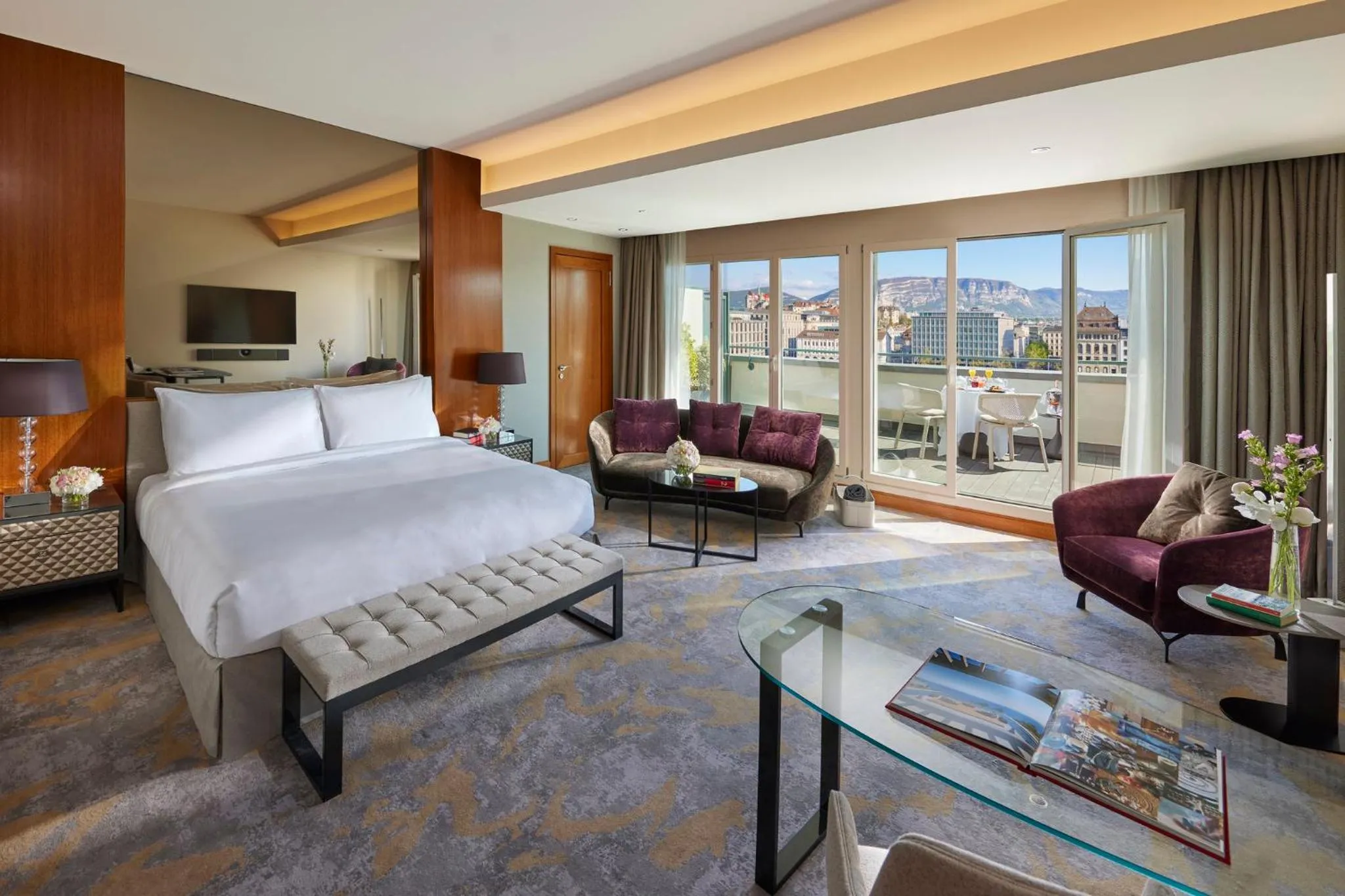 Sea view, Bed in Mandarin Oriental, Geneva