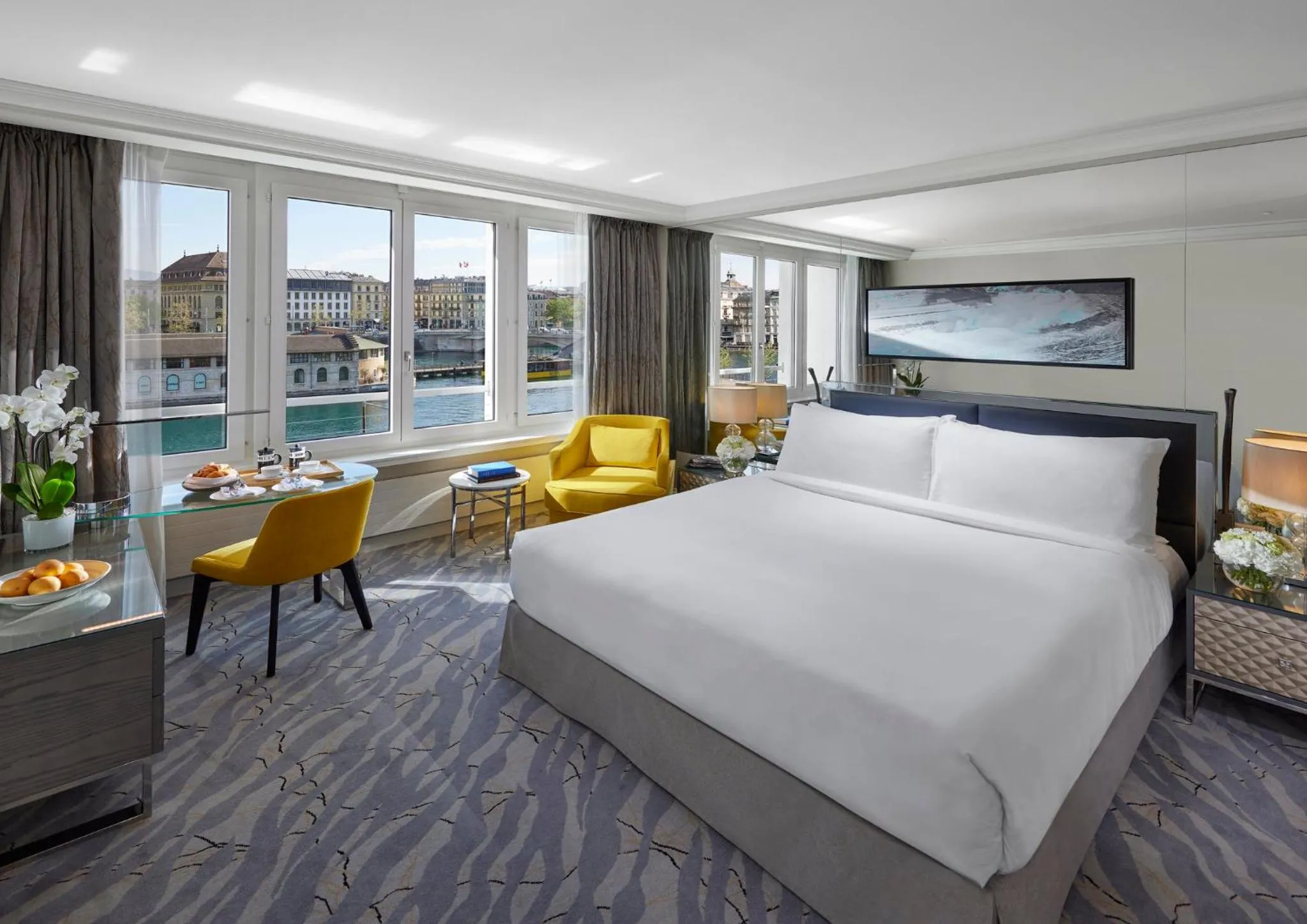 Sea view, Bed in Mandarin Oriental, Geneva