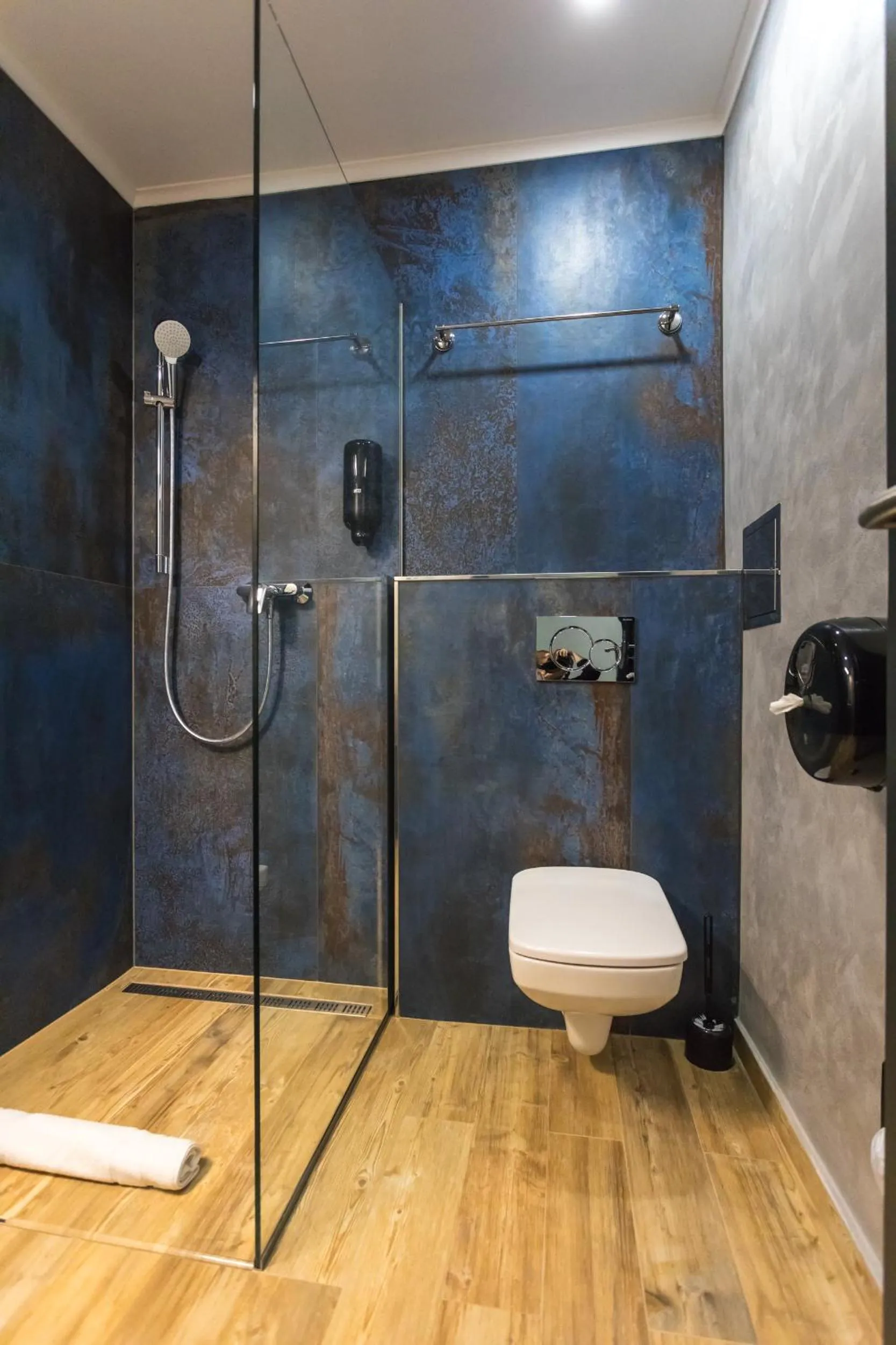 Shower in Apart Hotel GOLDEN apartments