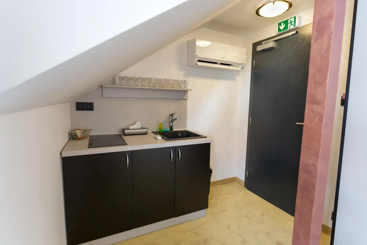 Kitchen or kitchenette in Apart Hotel GOLDEN apartments