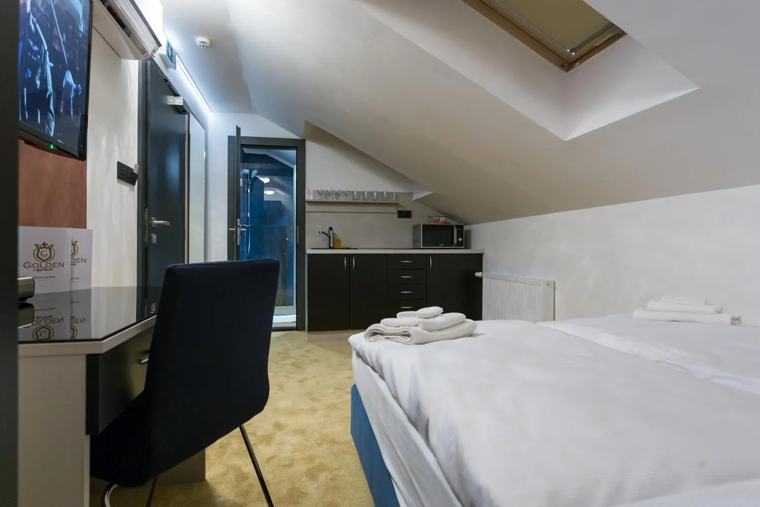 Photo of the whole room, Bed in Apart Hotel GOLDEN apartments