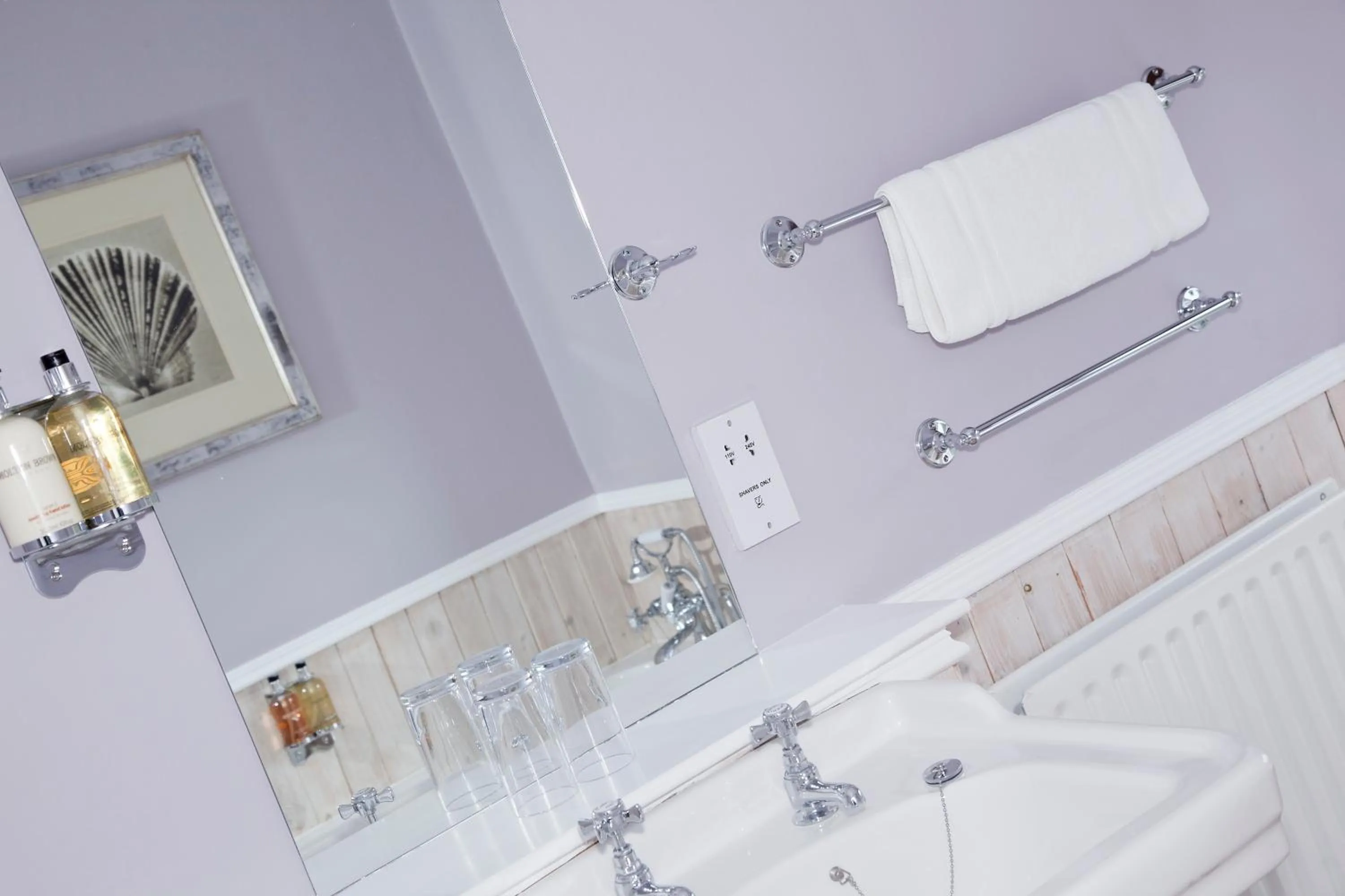 Bathroom in The Punch Bowl Inn