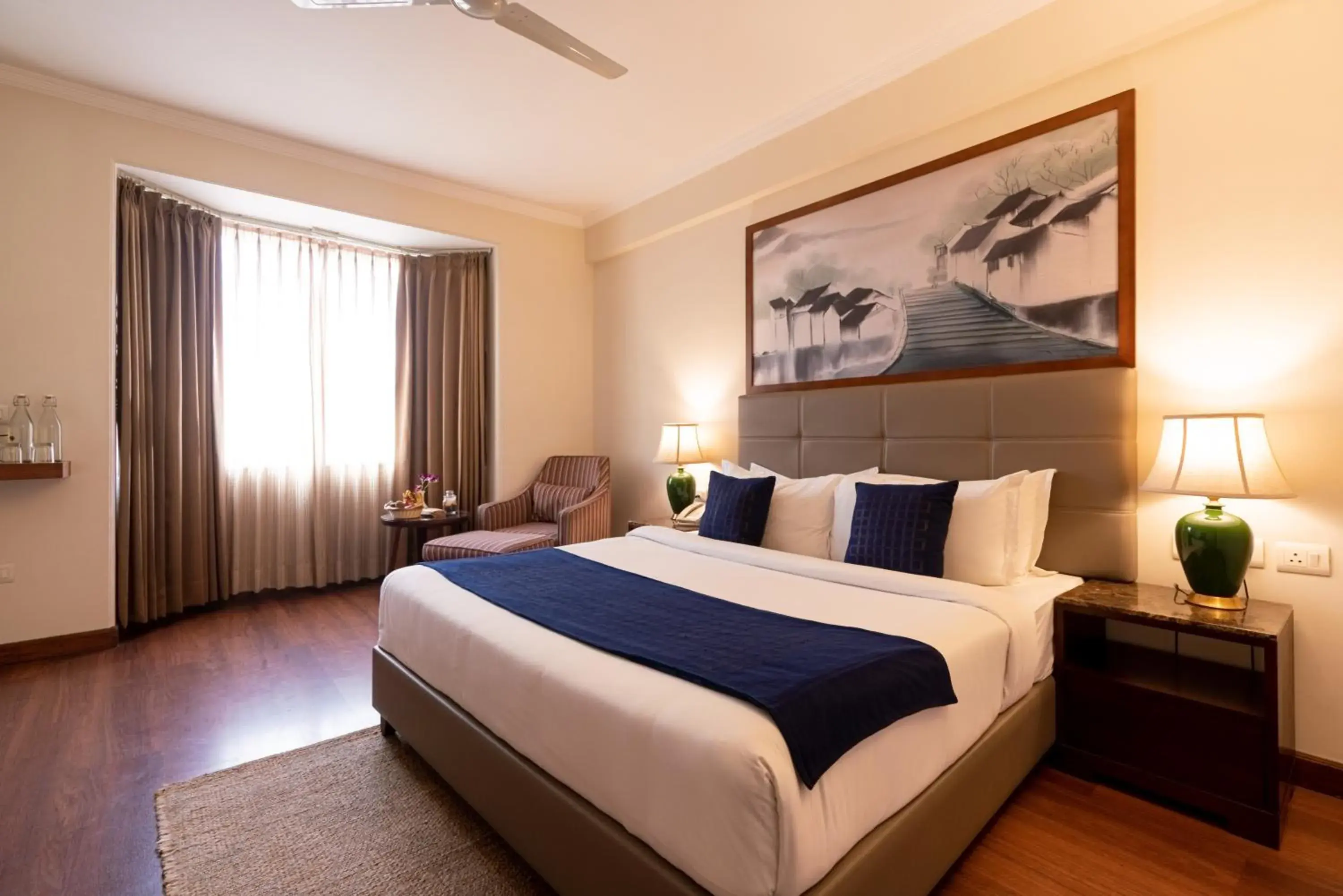 Valley View Room (Centrally Heated) in 8fold by LaRiSa Valley View Room (Centrally Heated) in 8fold by LaRiSa