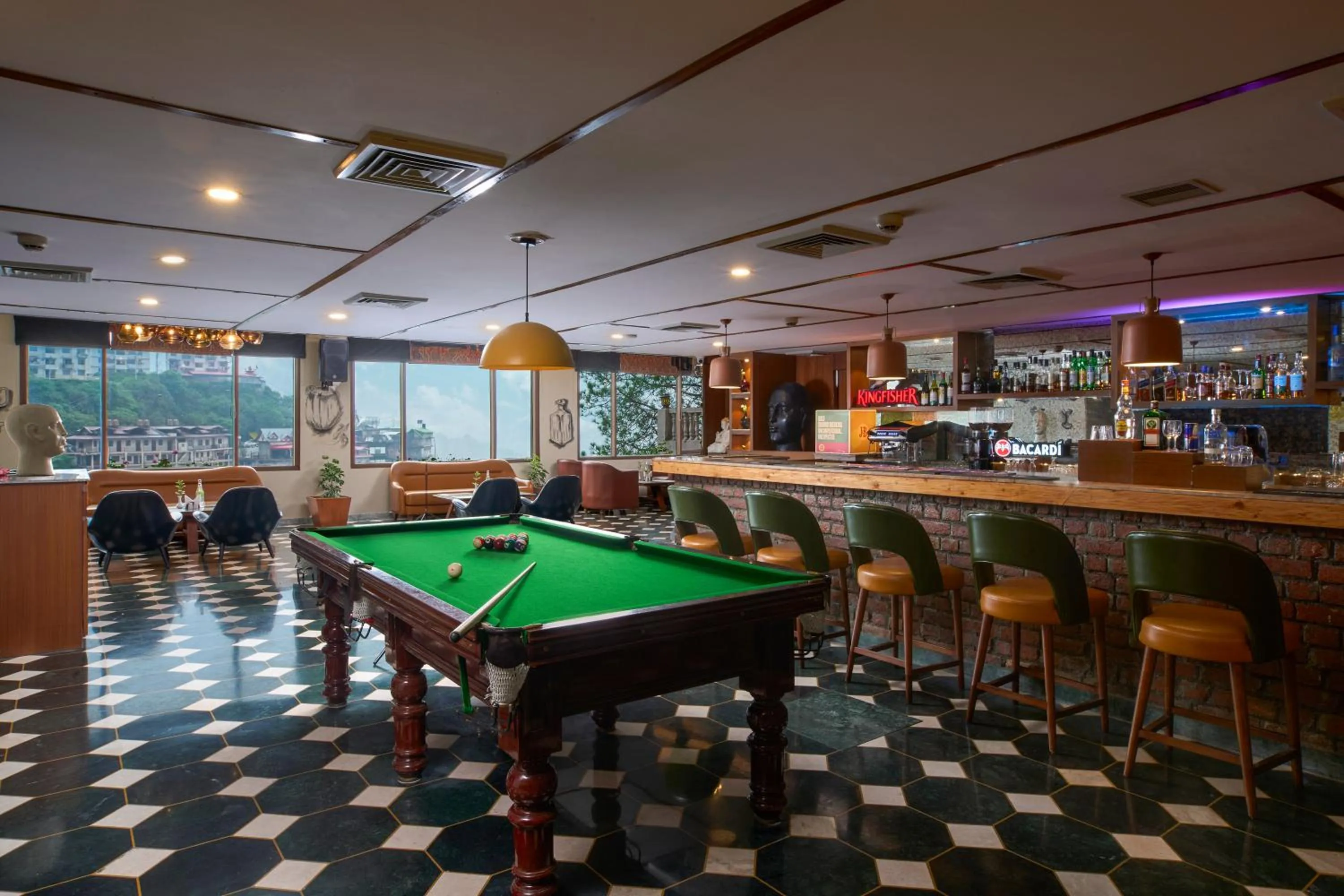 Lounge or bar in 8fold by LaRiSa