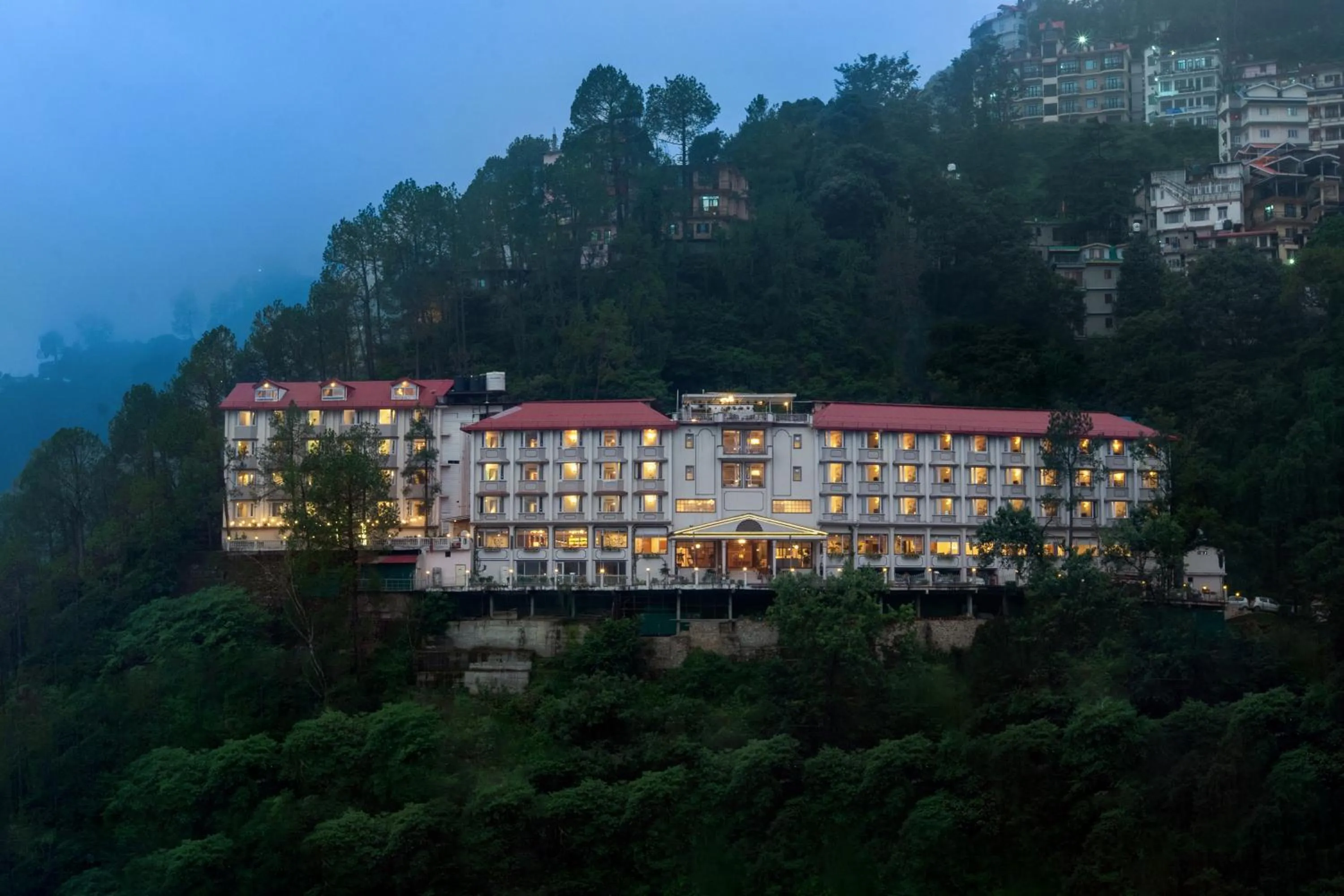 Facade/entrance in 8fold by LaRiSa