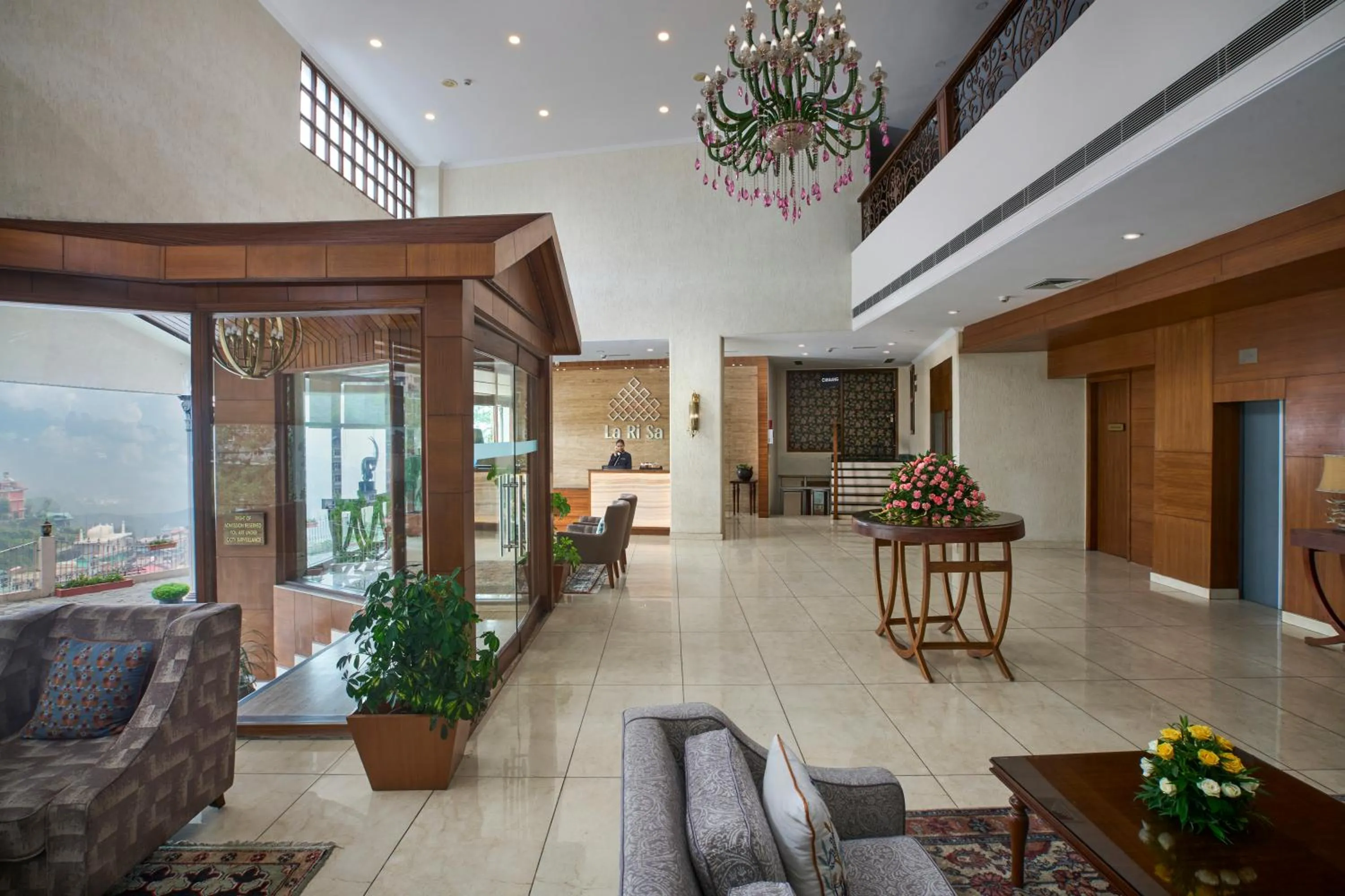 Lobby or reception in 8fold by LaRiSa