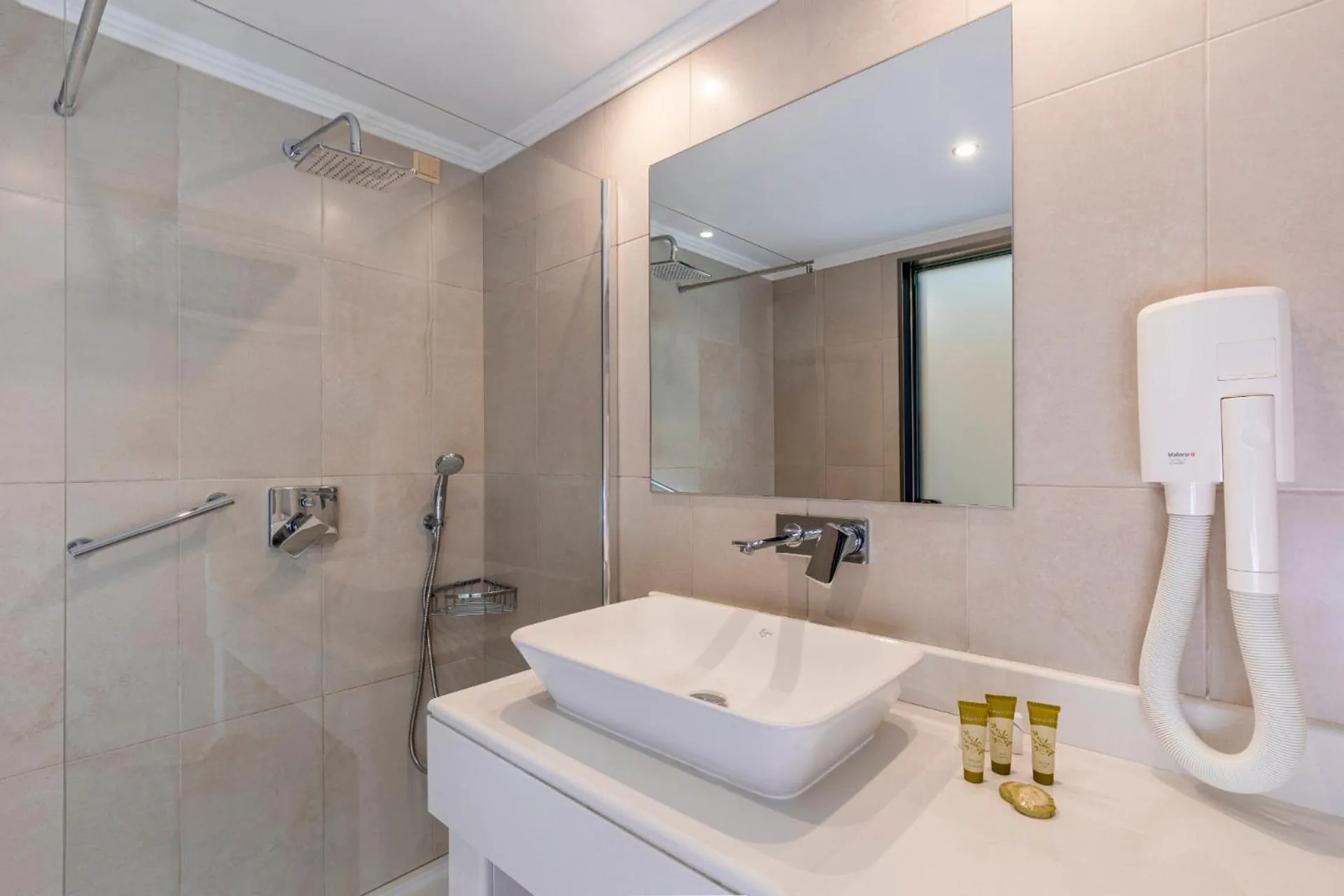 Shower in Blue Horizon