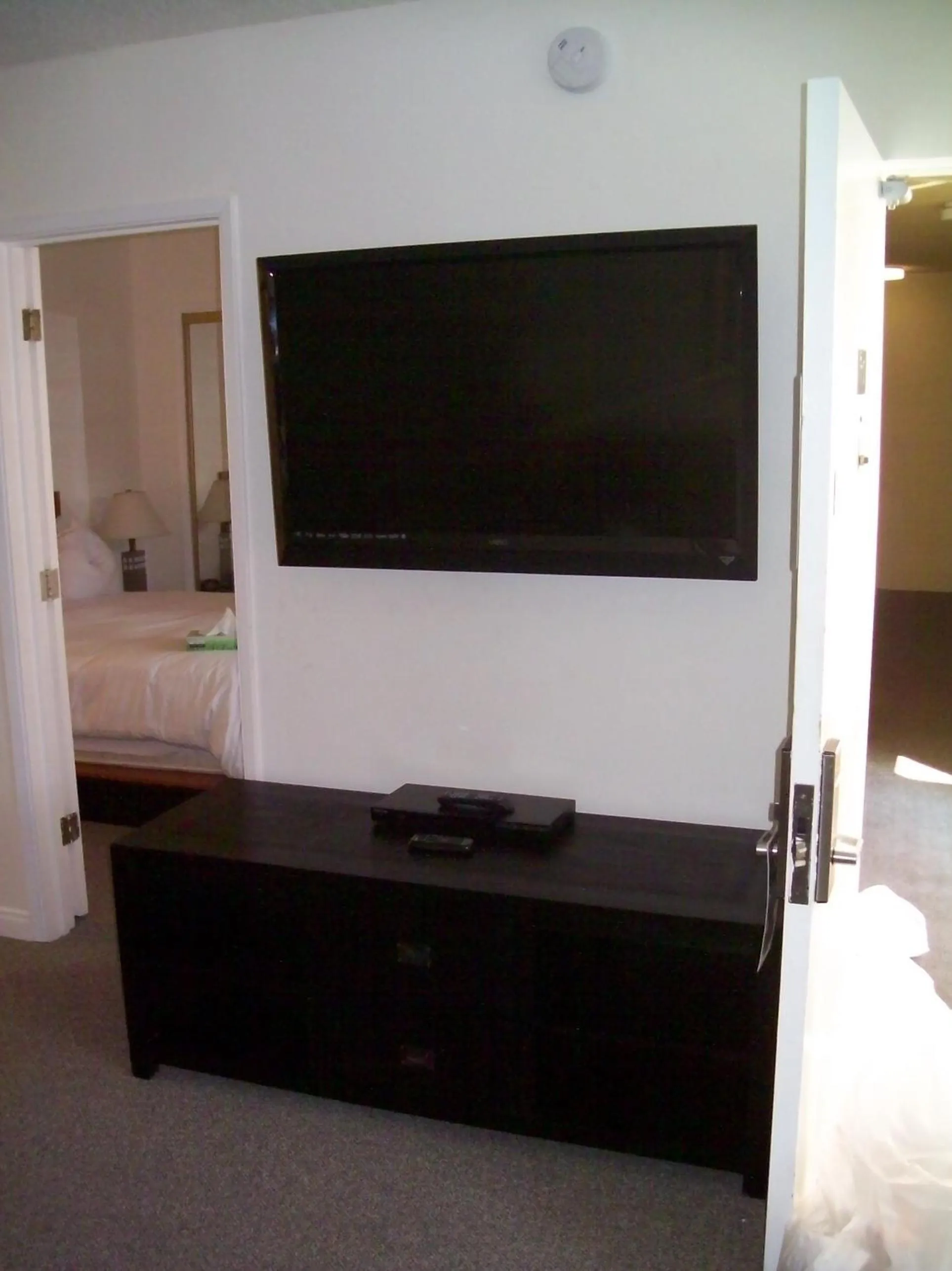 TV and multimedia in Magic Castle Hotel