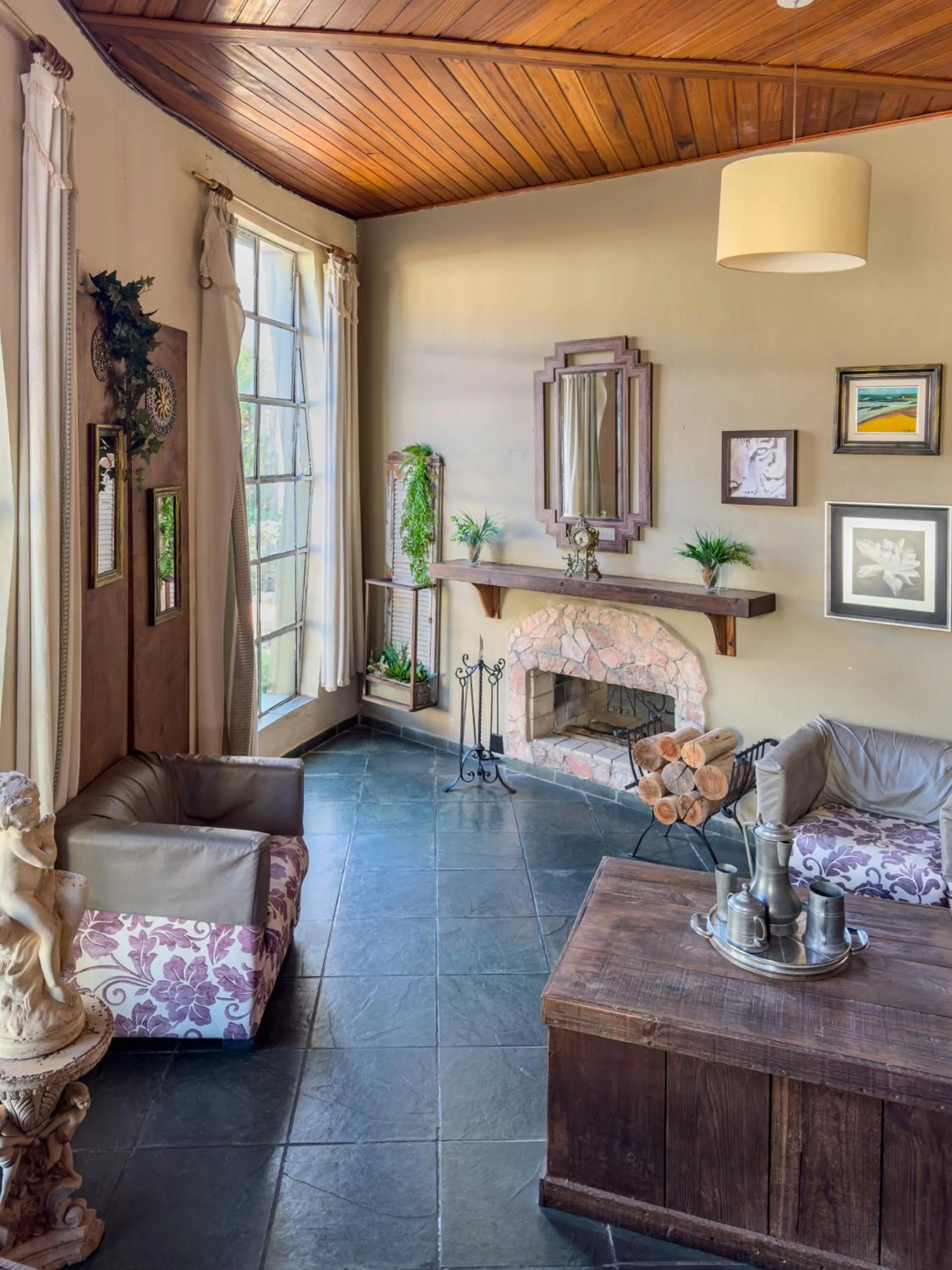 Inner courtyard view in Hotel Santiago