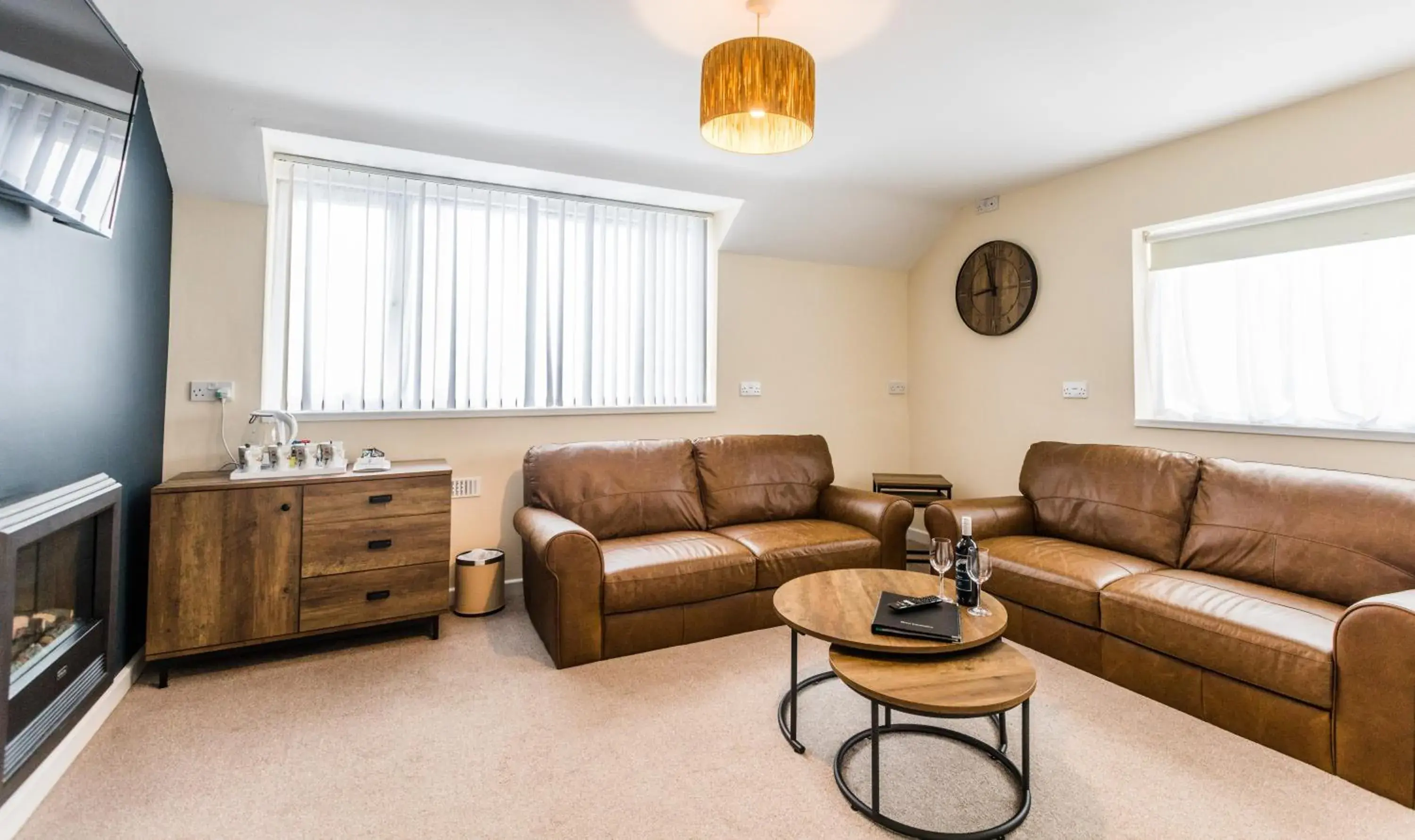 Three-Bedroom Suite (6 Adults) in King Arthurs Arms Three-Bedroom Suite (6 Adults) in King Arthurs Arms