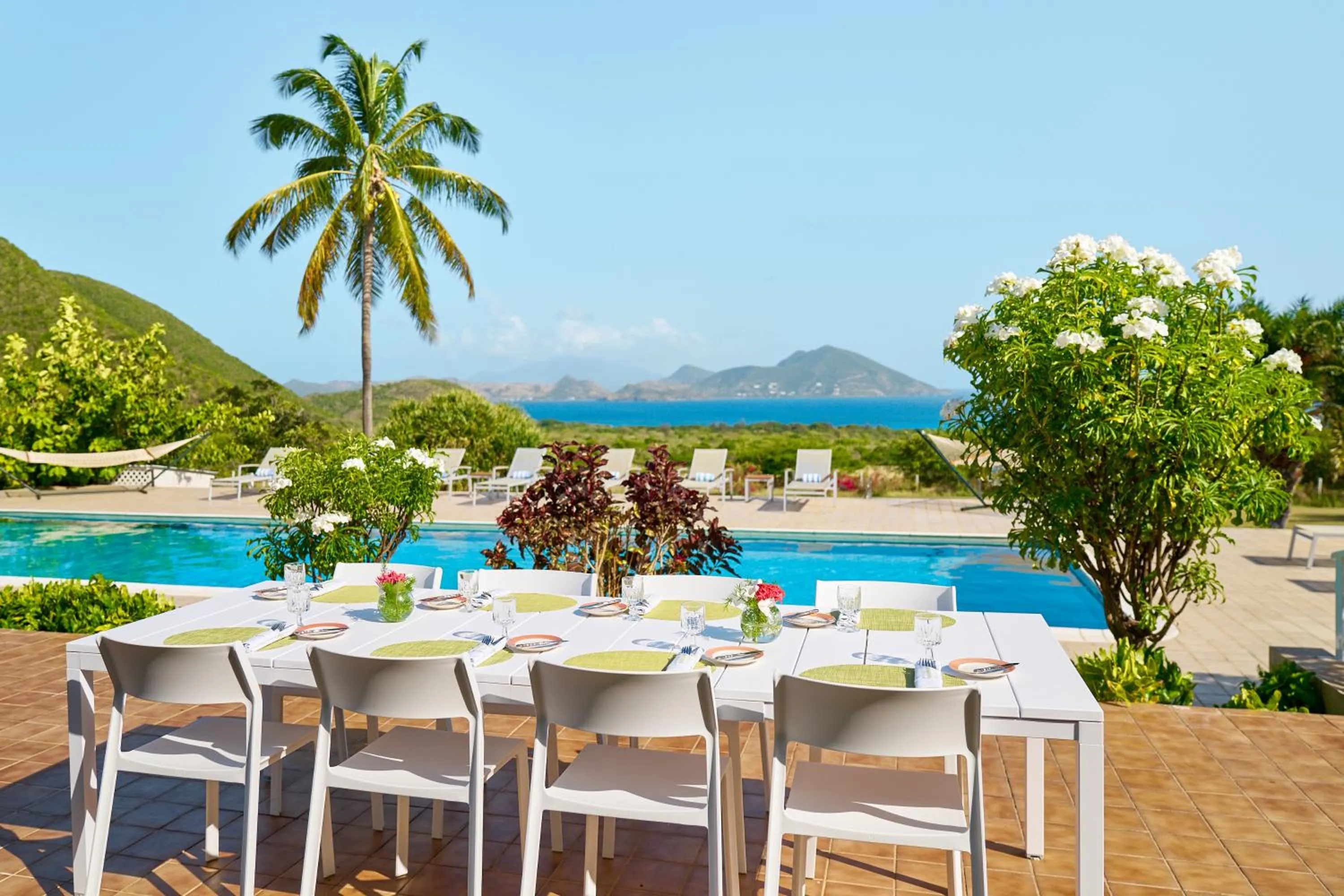 Restaurant/places to eat in Mount Nevis Hotel