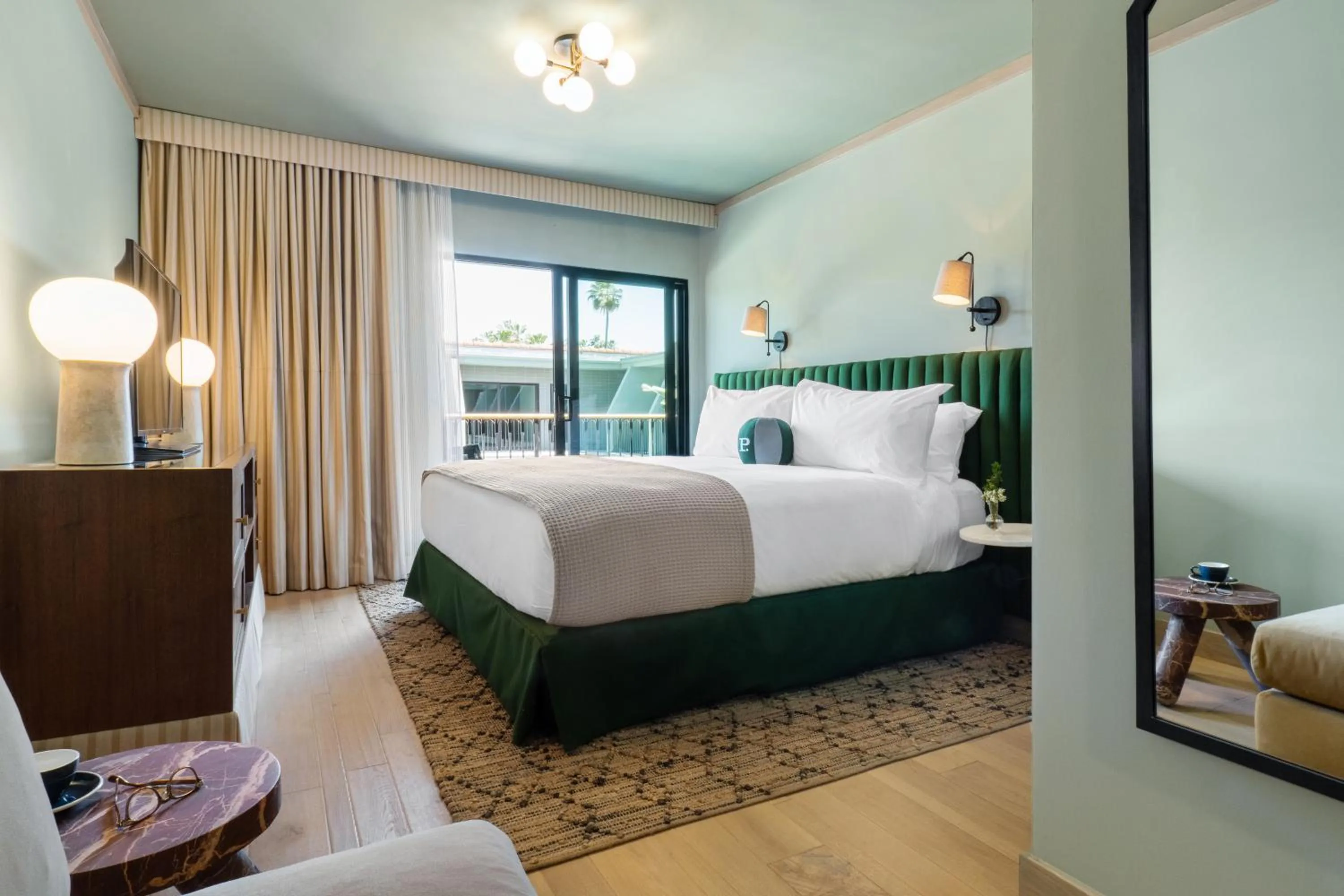 Bed in Palihotel Hollywood near Universal Studios