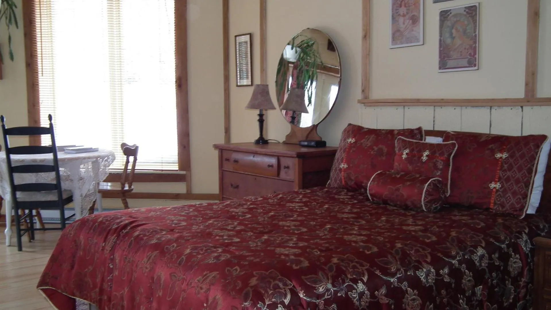 Bed in Auberge Restaurant La Mara