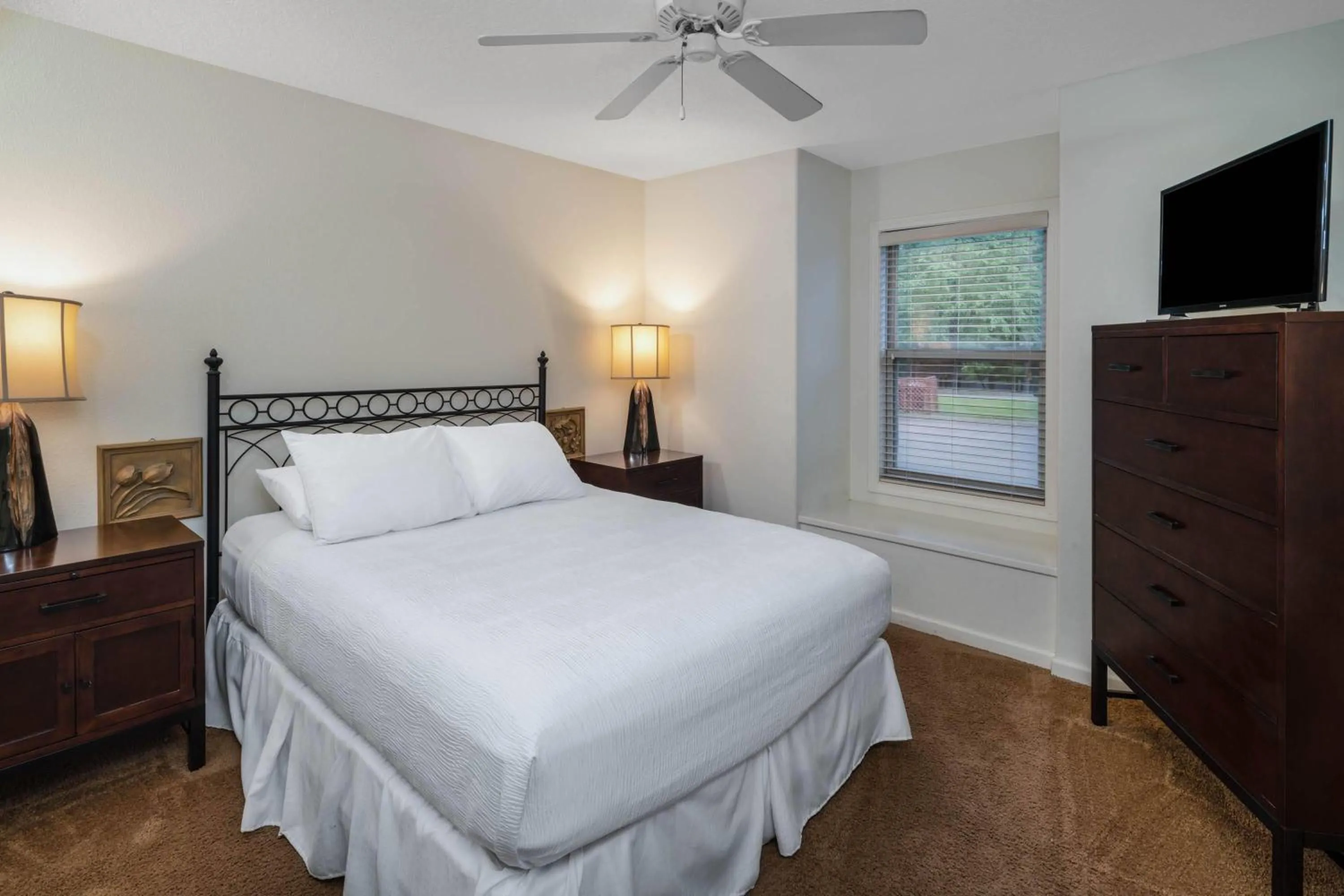 Photo of the whole room, Bed in Los Lagos at Hot Springs Village a Ramada by Wyndham