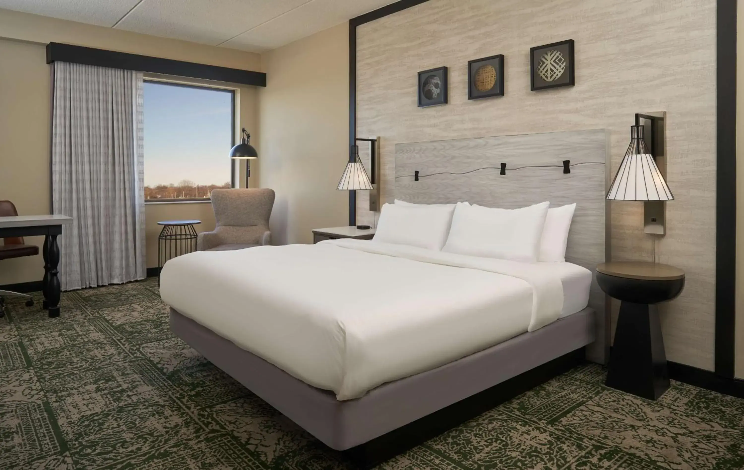 King Room in Hilton Appleton Paper Valley King Room in Hilton Appleton Paper Valley