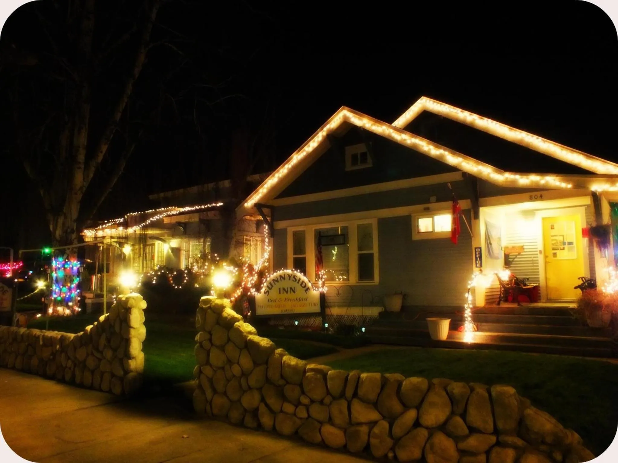 Property building in Sunnyside Inn Bed &Breakfast