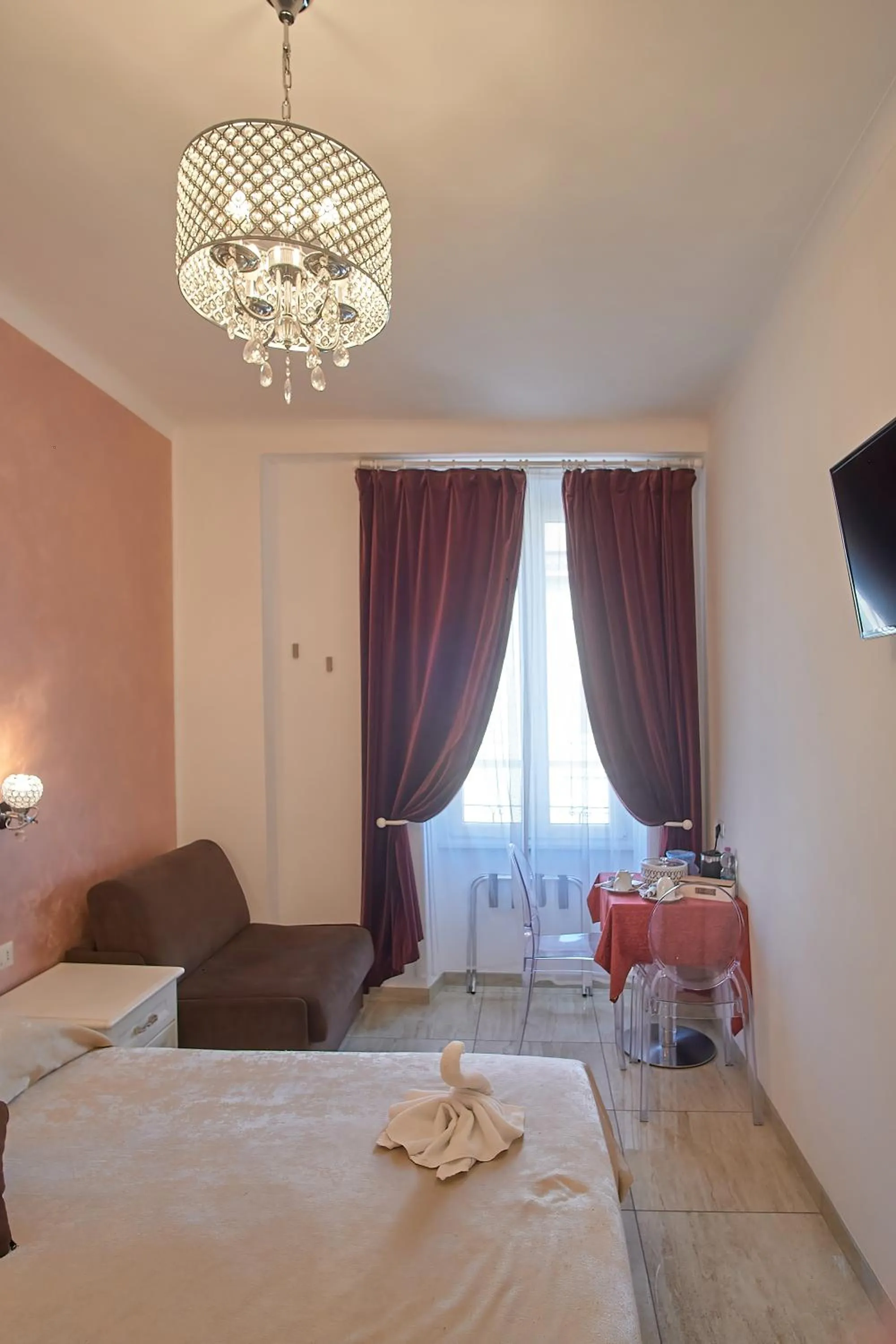 Bedroom, Bed in Museum Guest House