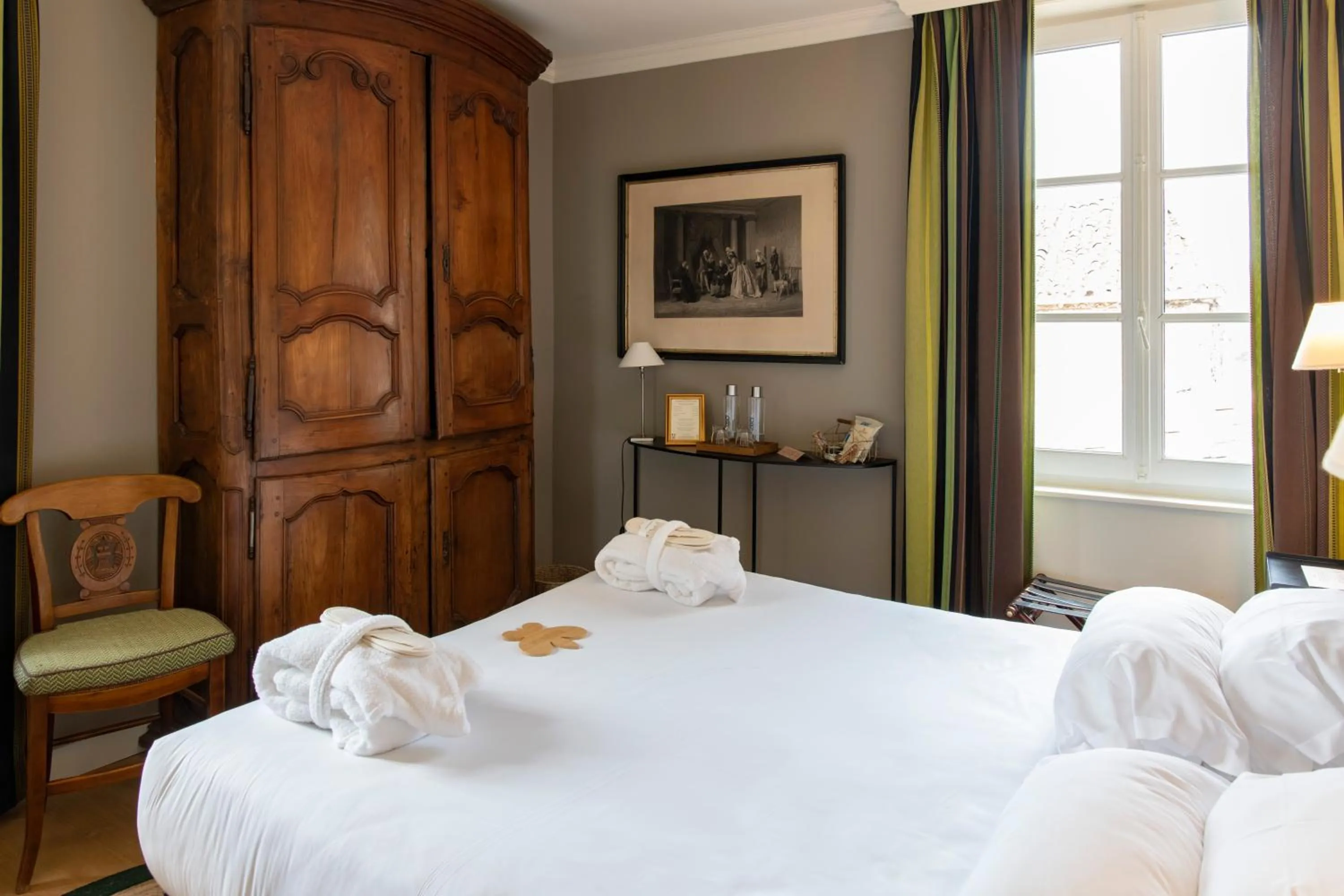 Bedroom, Bed in Le Vieux Logis