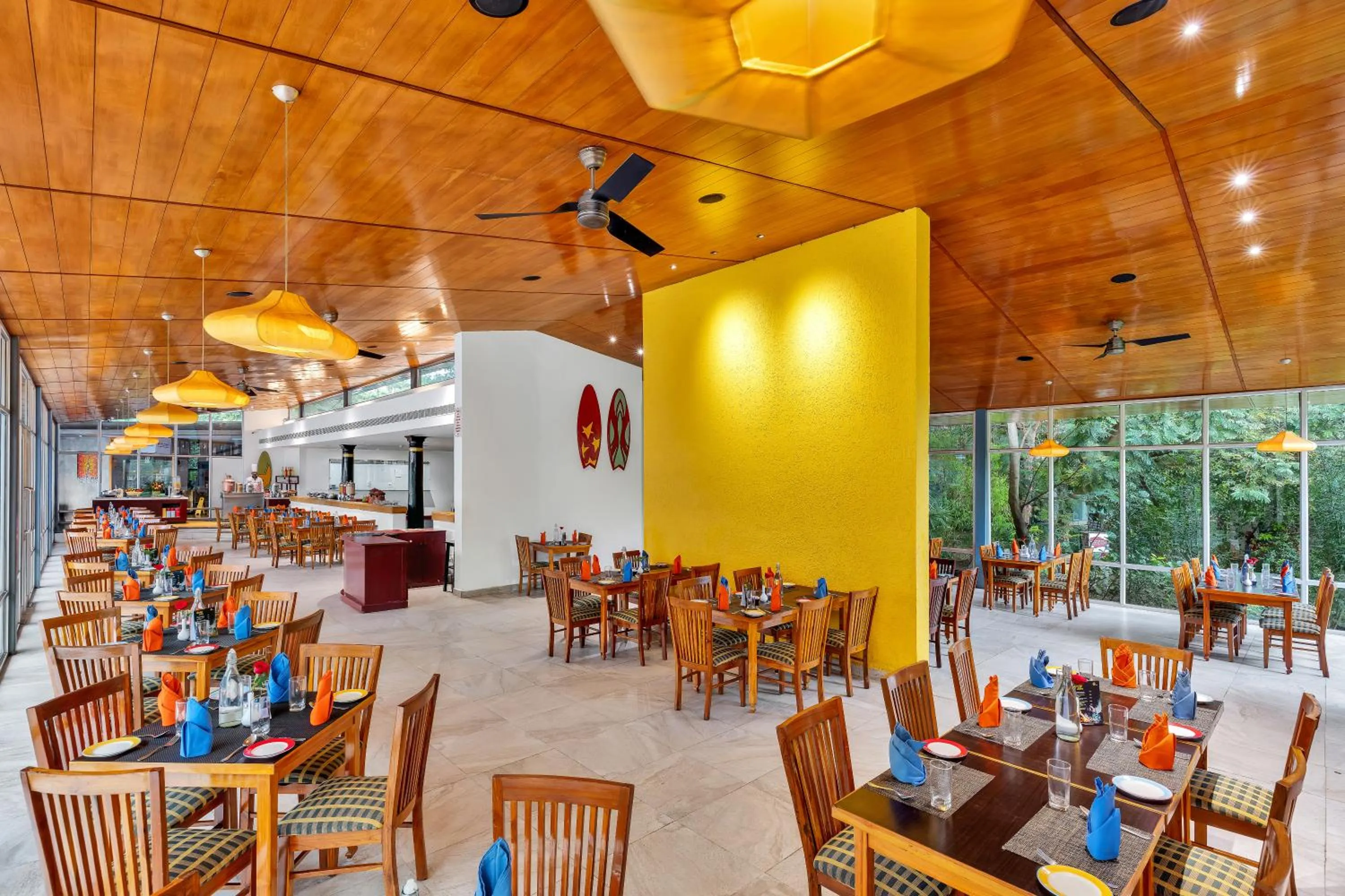 Restaurant/places to eat in Club Mahindra Puducherry