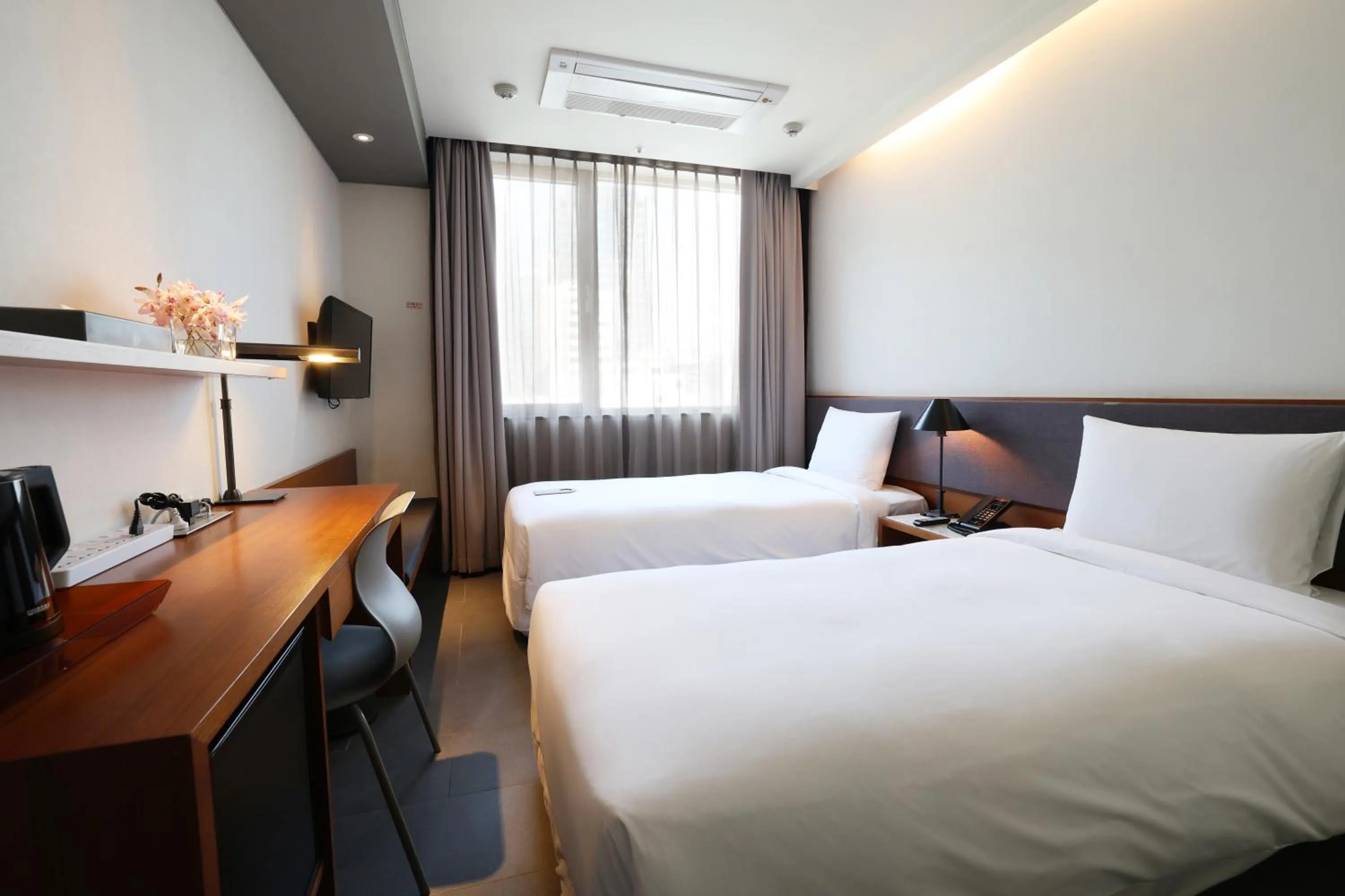 Bedroom, Bed in Seoul Hotel ShinShin Myeongdong