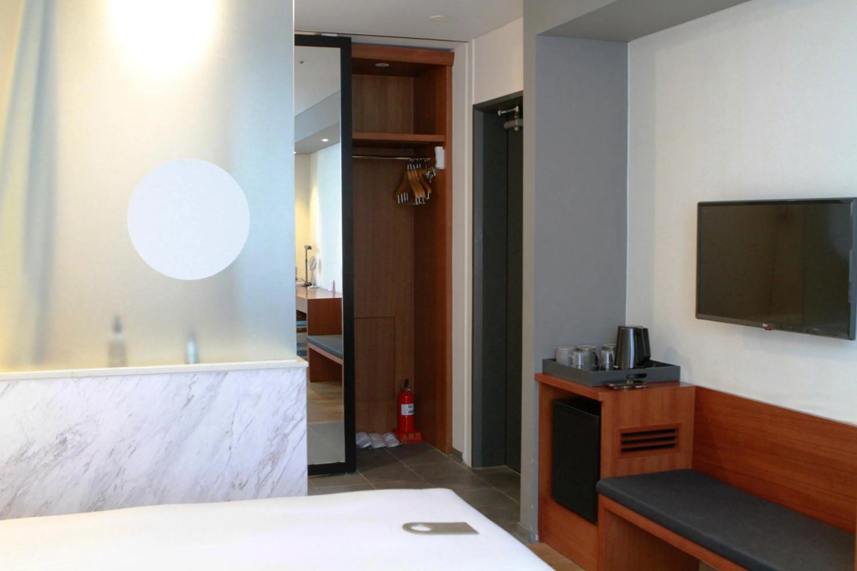 Bed in Seoul Hotel ShinShin Myeongdong