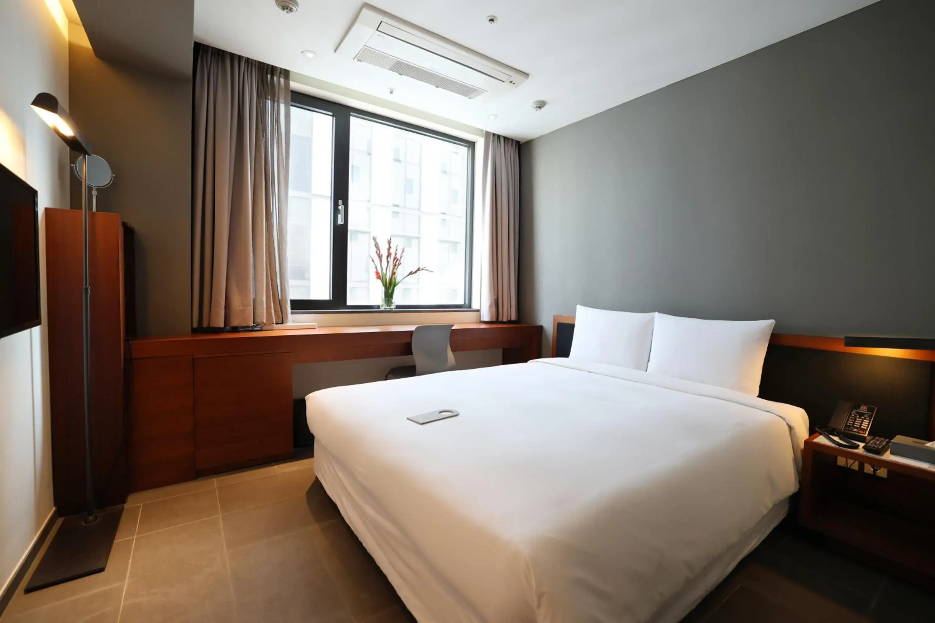 Standard Double Room in Seoul Hotel ShinShin Myeongdong Standard Double Room in Seoul Hotel ShinShin Myeongdong