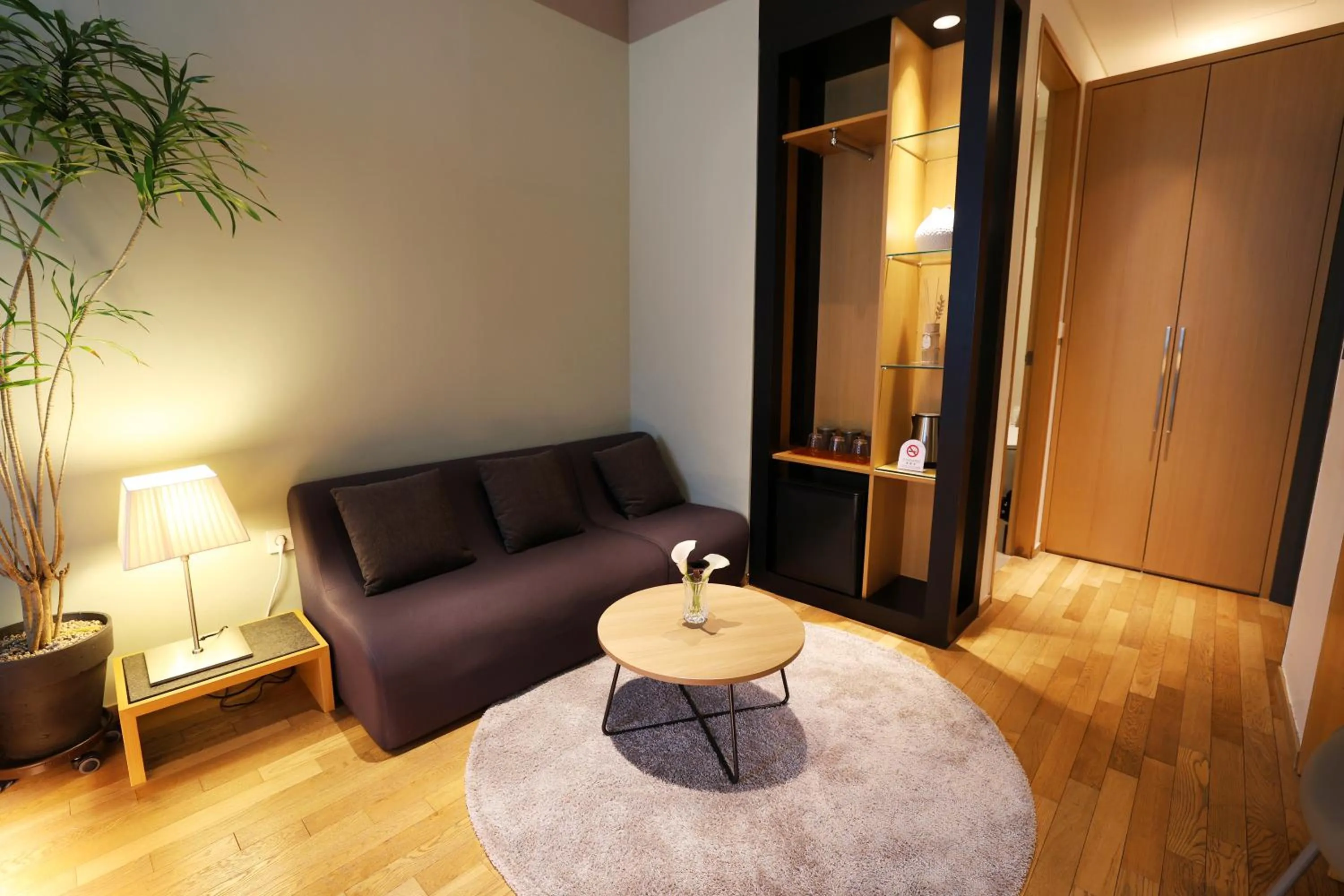 Living room in Seoul Hotel ShinShin Myeongdong