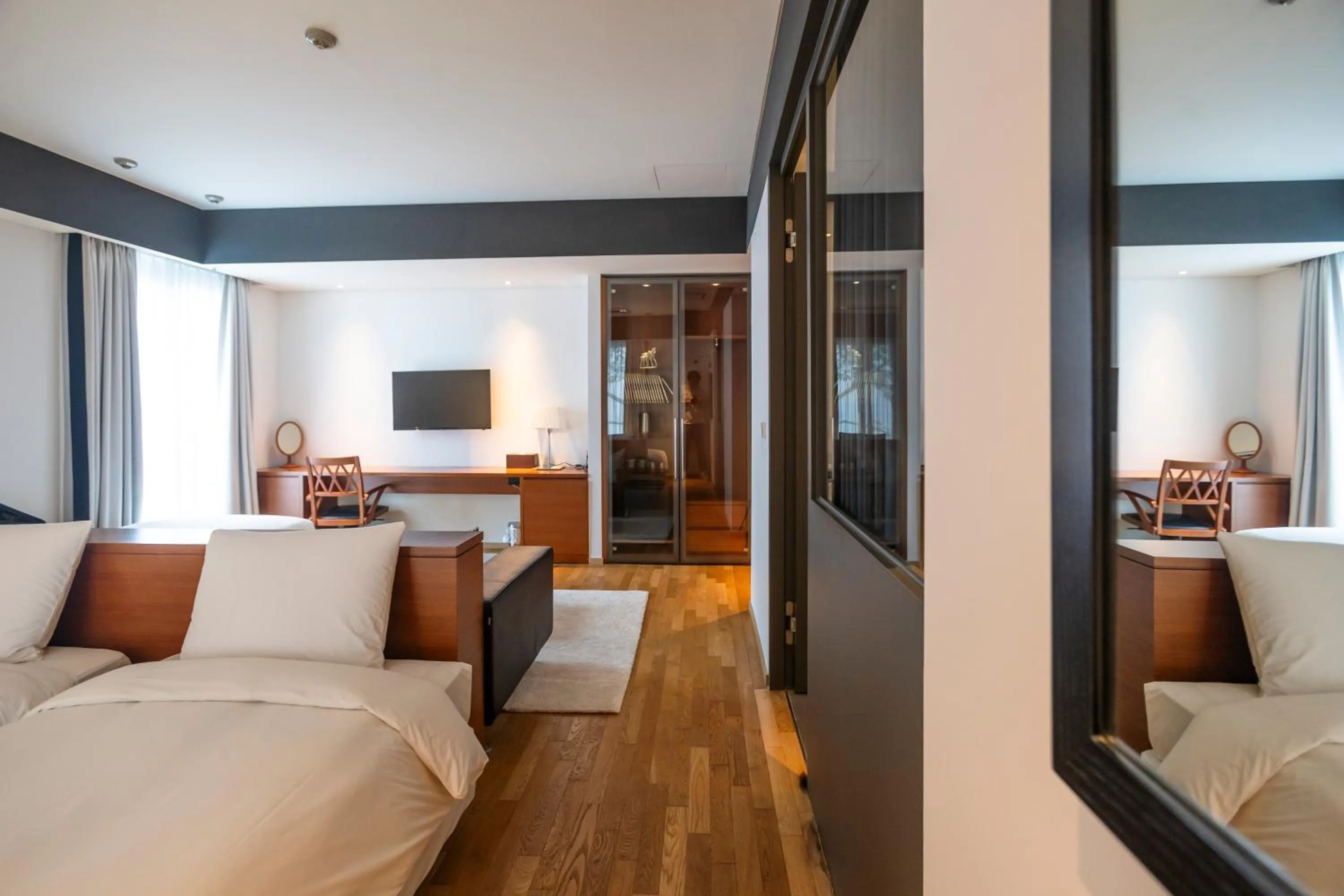 Photo of the whole room, Bed in Seoul Hotel ShinShin Myeongdong