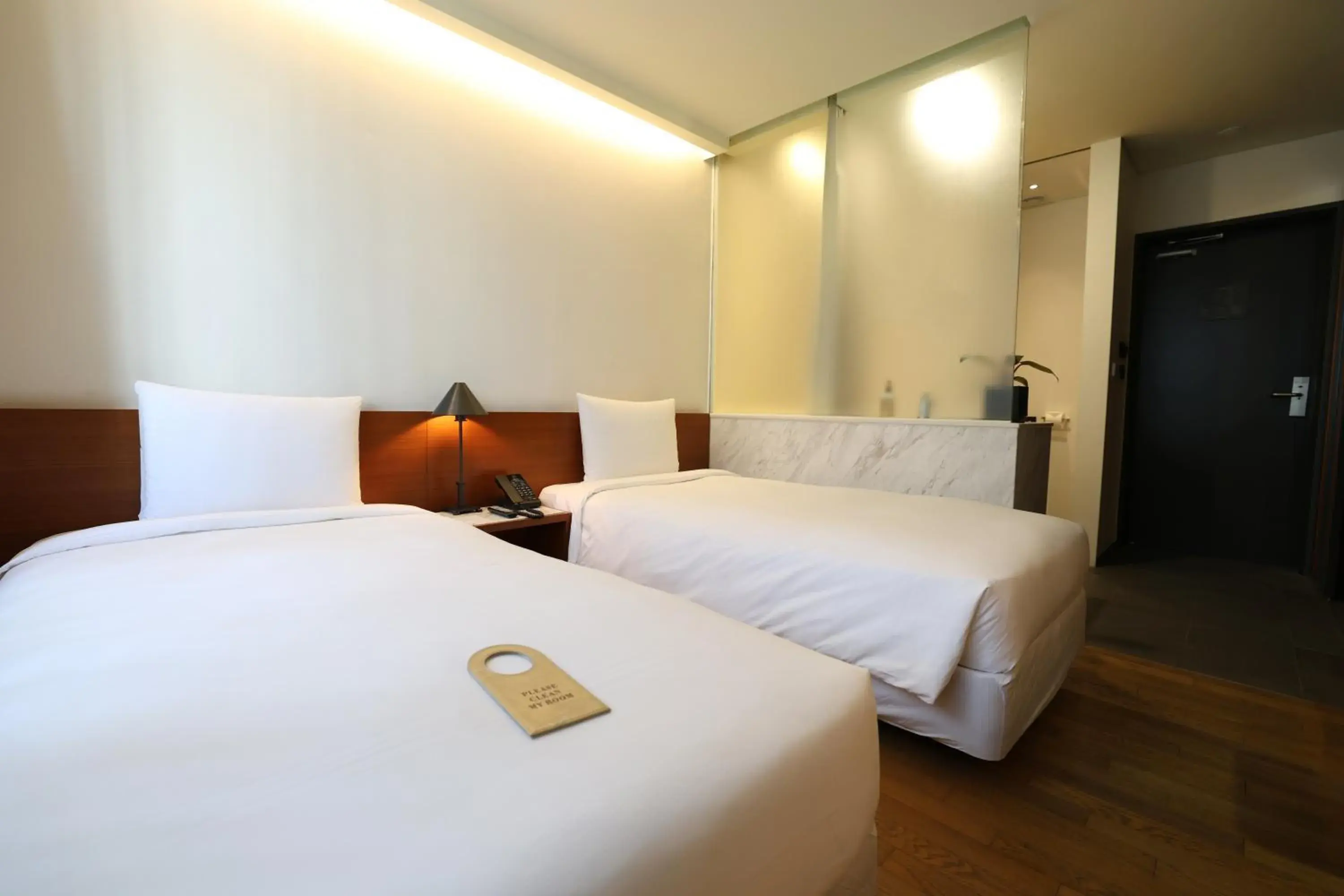 Economy Twin Room in Seoul Hotel ShinShin Myeongdong Economy Twin Room in Seoul Hotel ShinShin Myeongdong