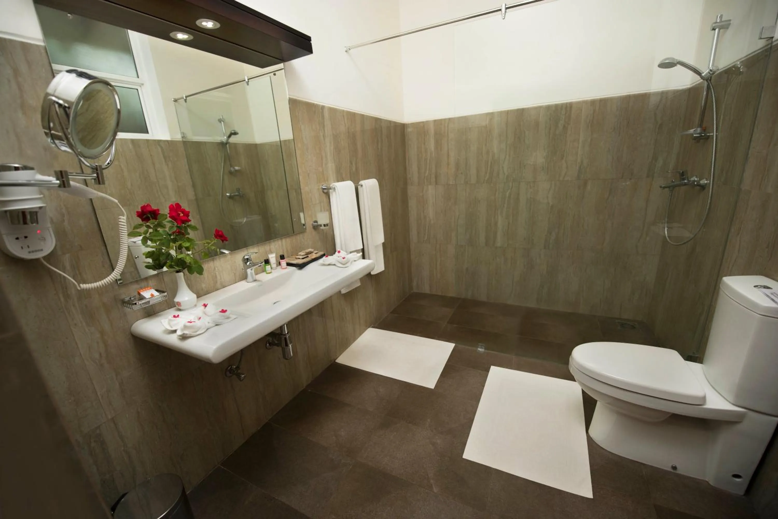 Bathroom in Mandara Rosen Yala, Kataragama