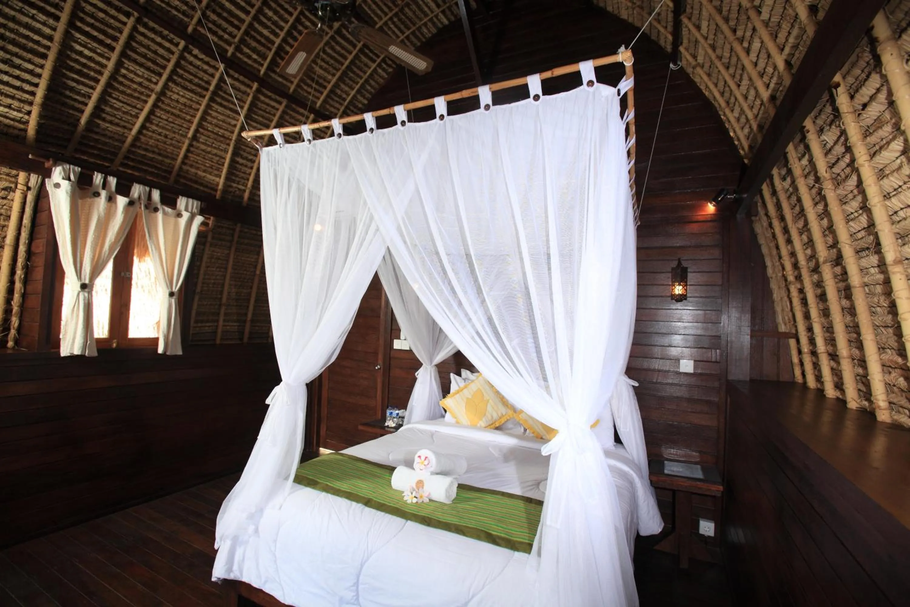 Bed in Sunset Coin Lembongan