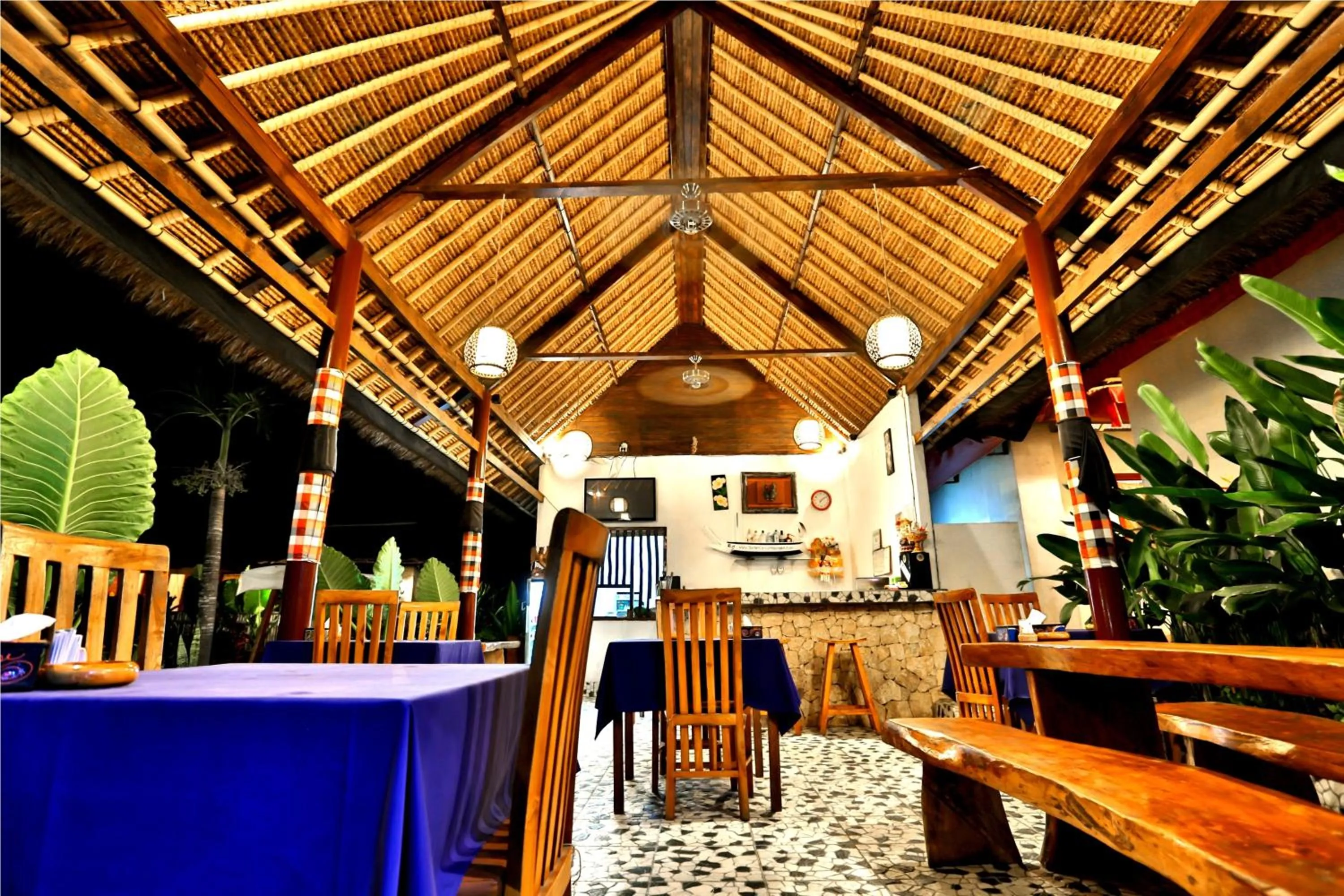 Restaurant/places to eat in Sunset Coin Lembongan