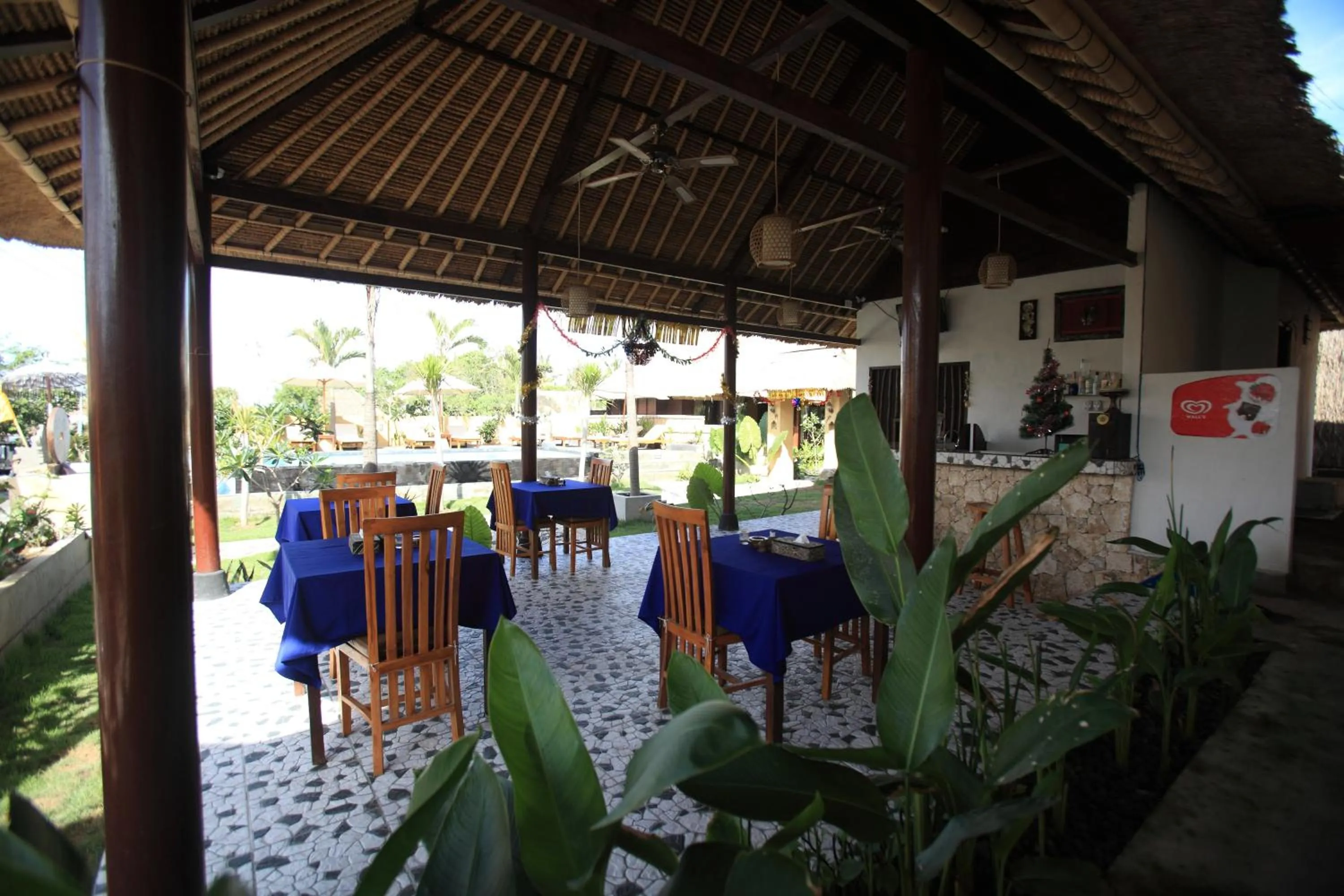 Restaurant/places to eat in Sunset Coin Lembongan
