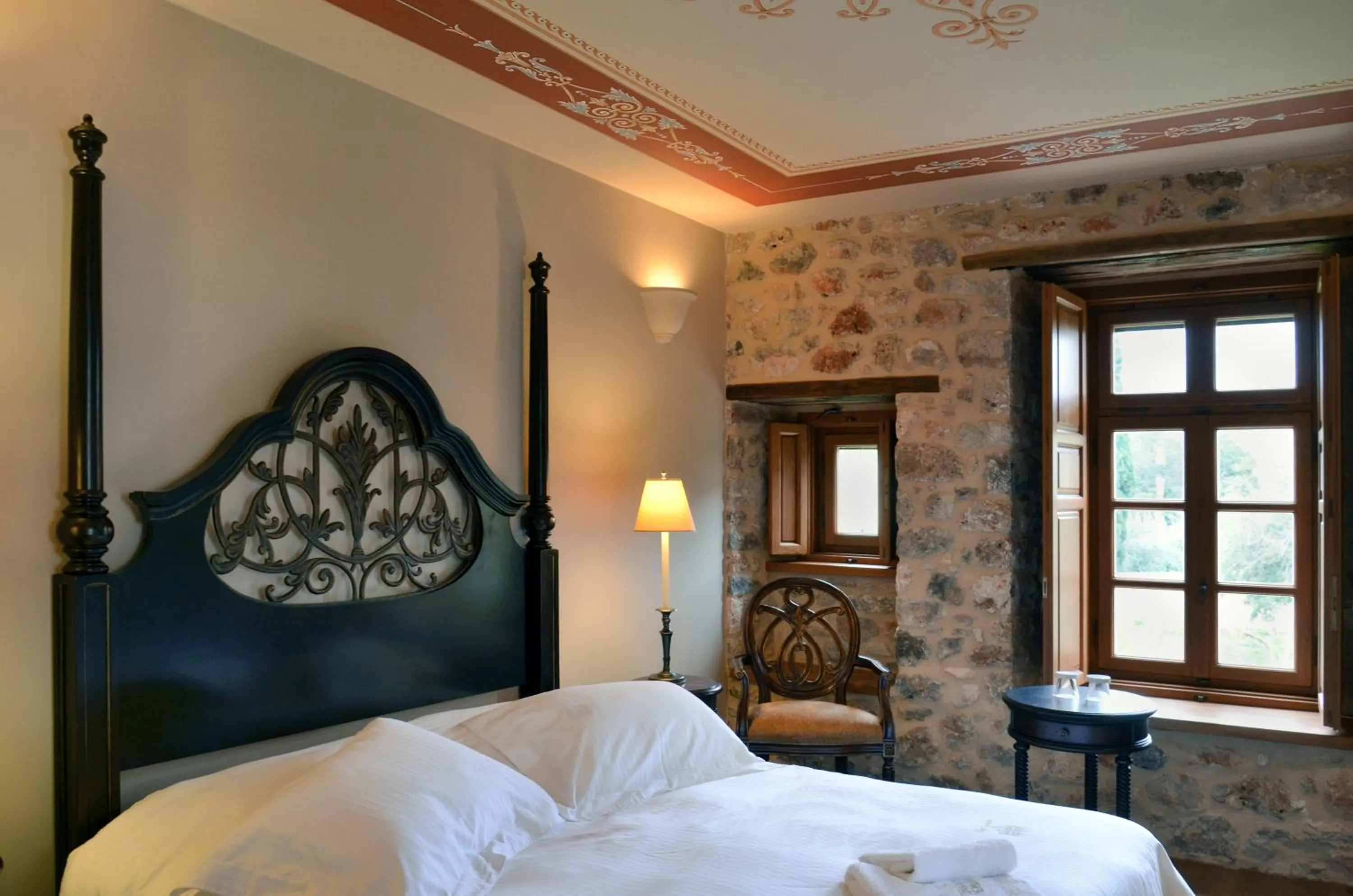 Bed in Archontiko Chioti