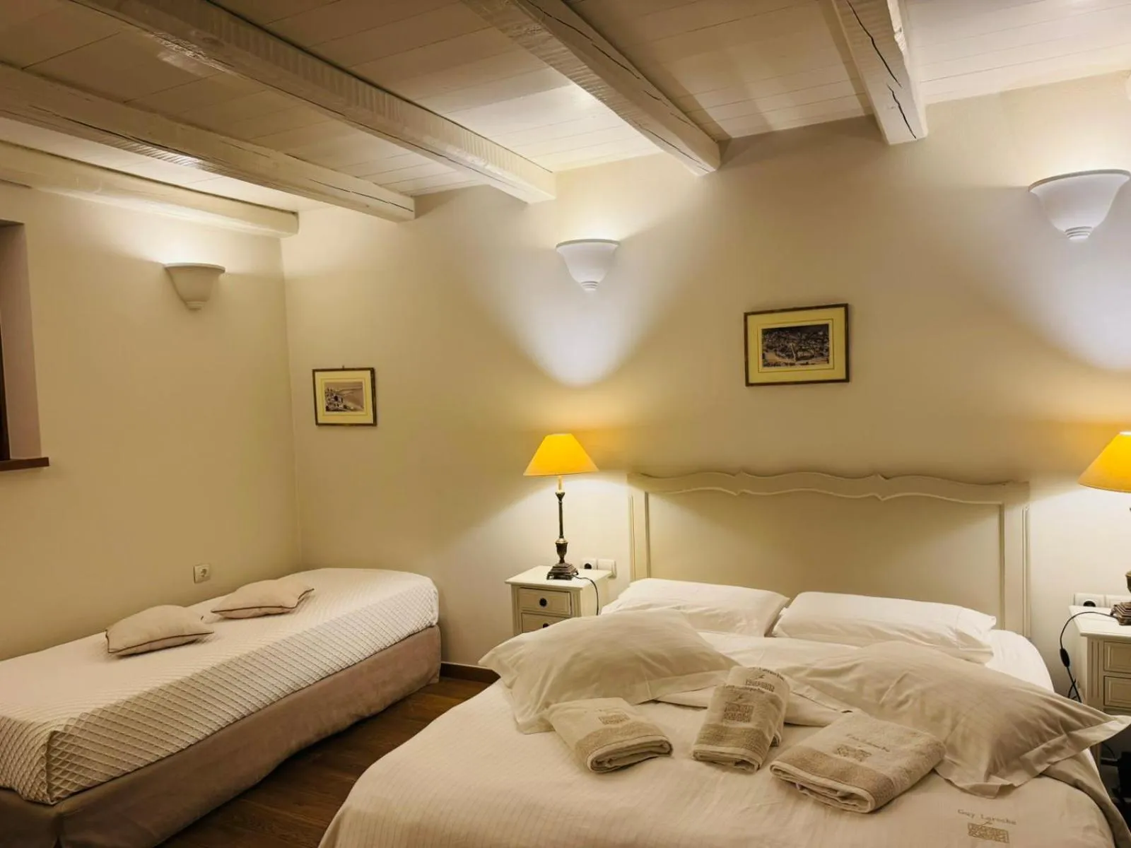 Bed in Archontiko Chioti