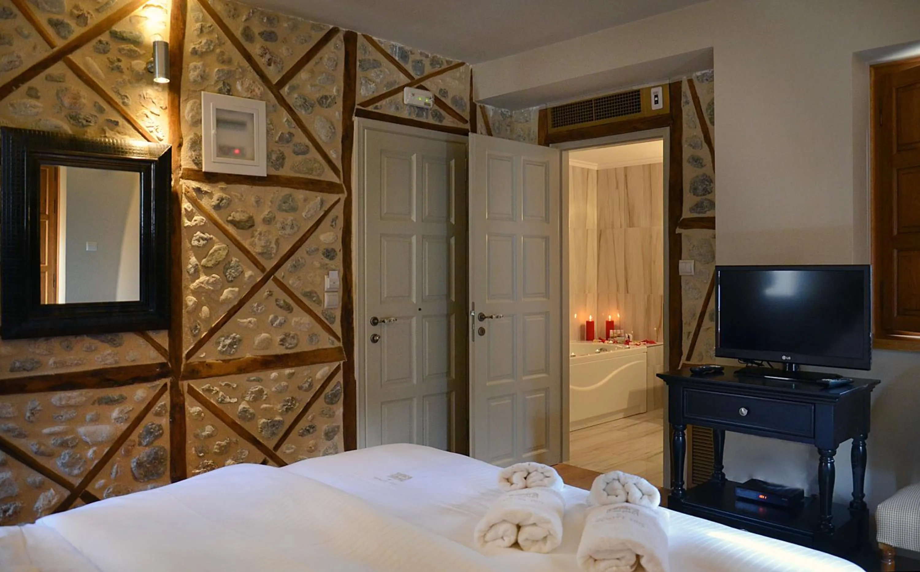 Decorative detail, Bed in Archontiko Chioti