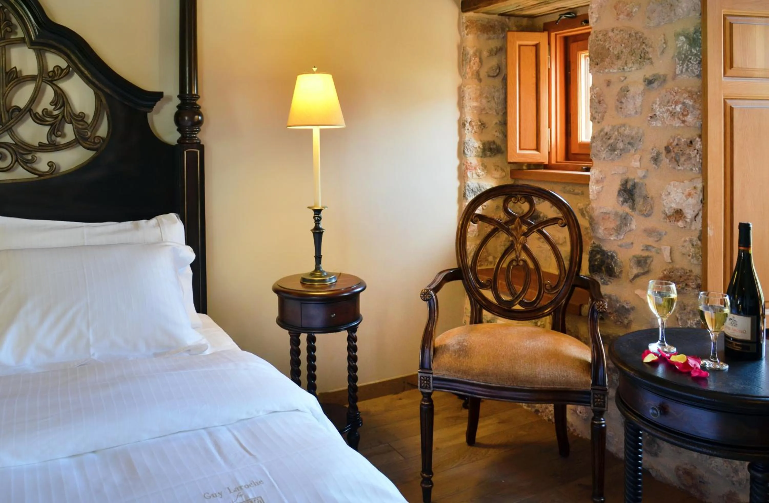 Decorative detail, Bed in Archontiko Chioti