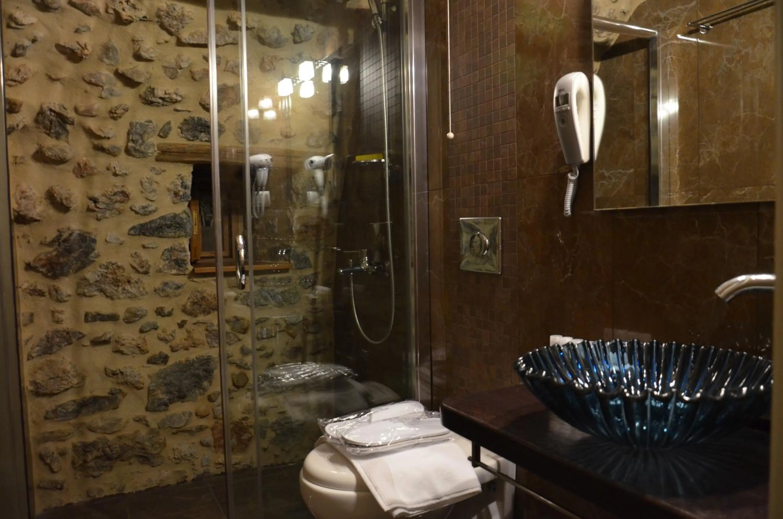 Shower in Archontiko Chioti