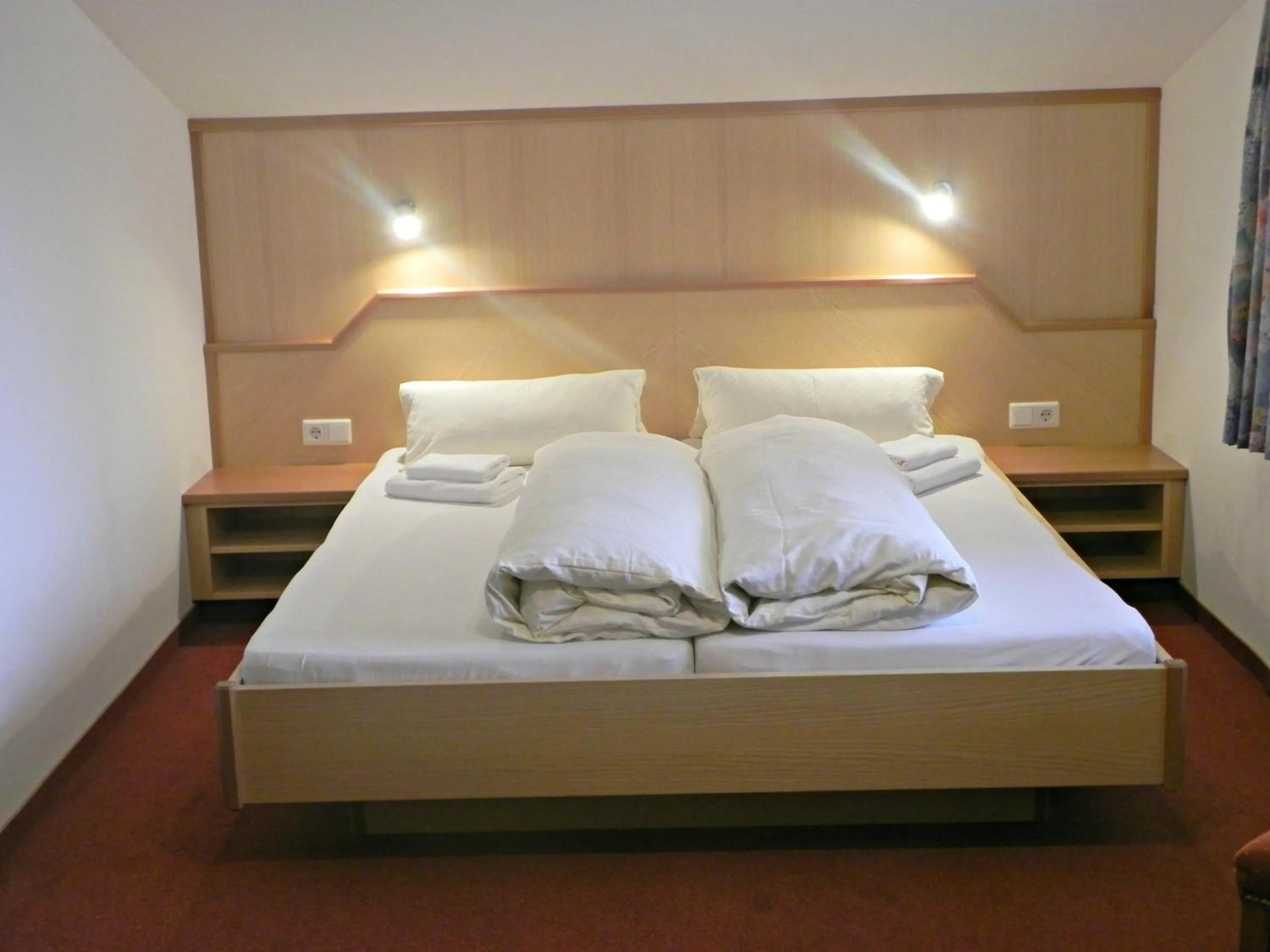 Photo of the whole room, Bed in Hotel-Restaurant Sonnhof
