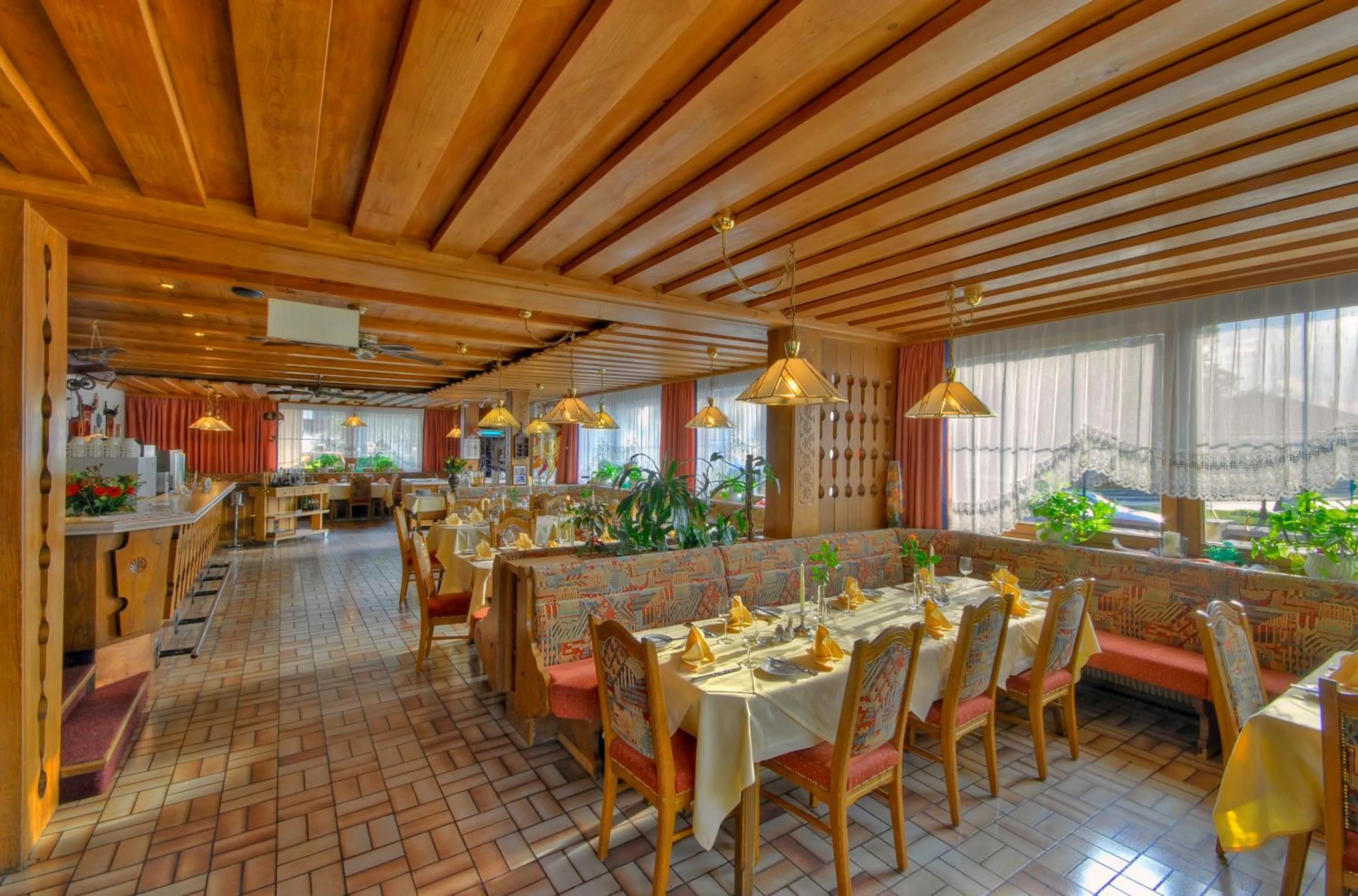 Restaurant/places to eat in Hotel-Restaurant Sonnhof