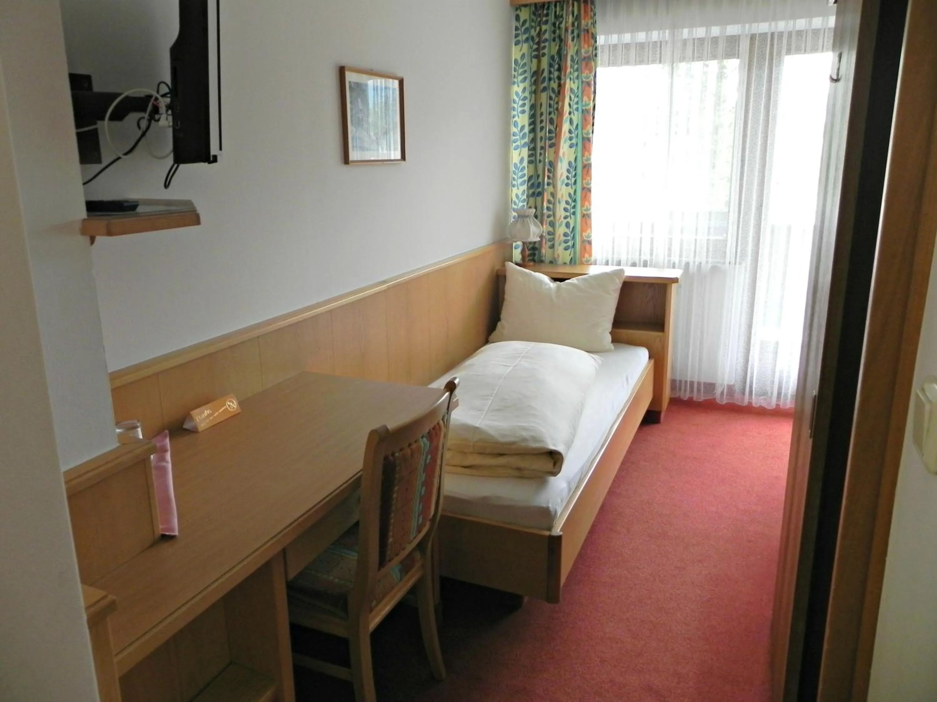 Photo of the whole room, Bed in Hotel-Restaurant Sonnhof