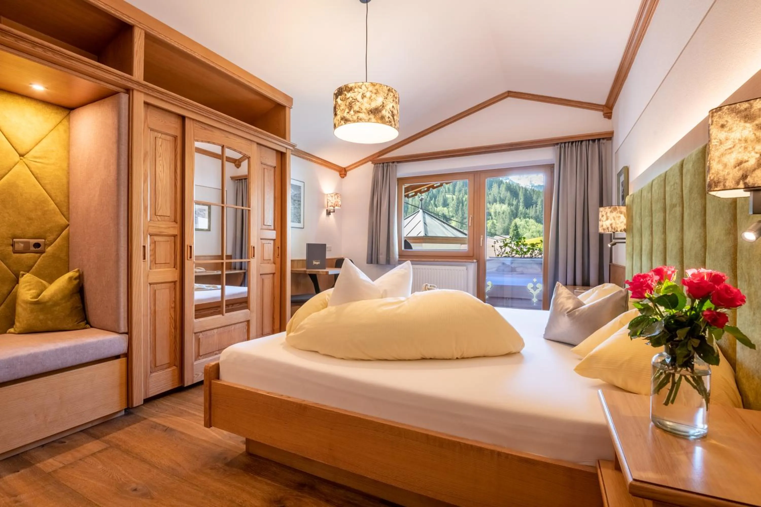 Bedroom, Bed in Hotel Jäger