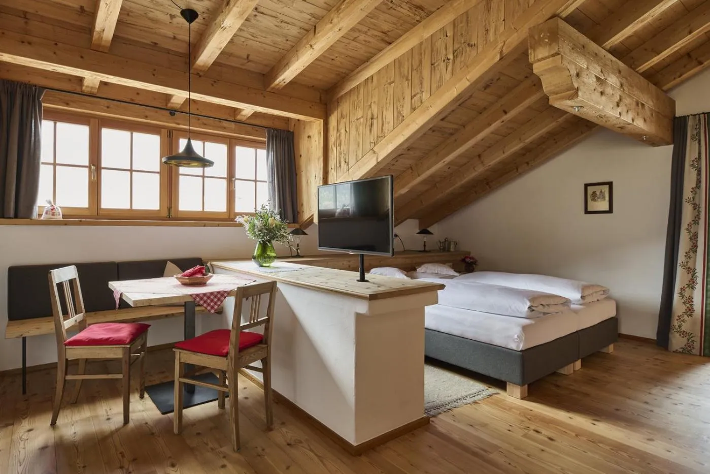 Bed in Haus Tirol