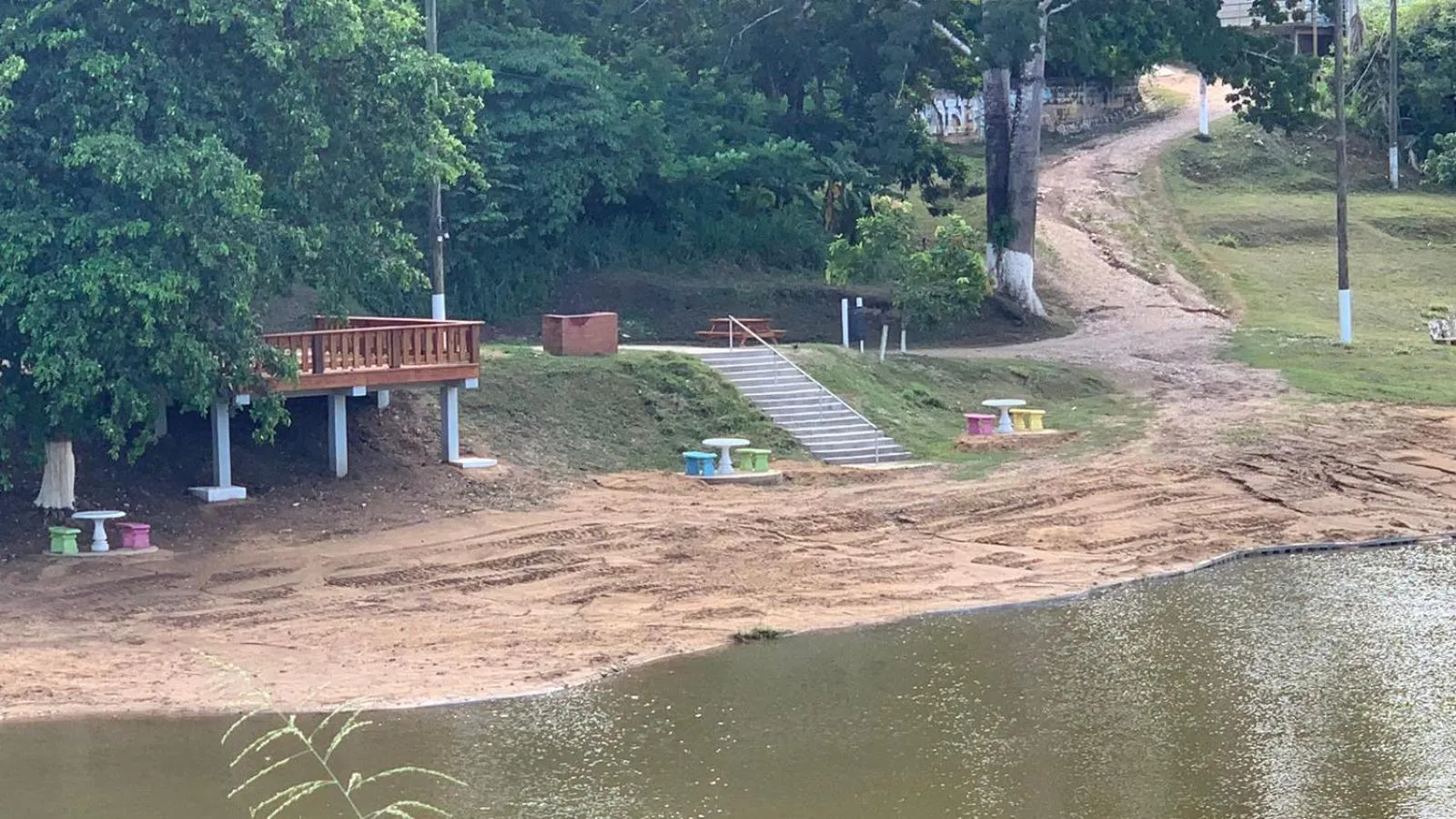 Landmark view in Maxroomz