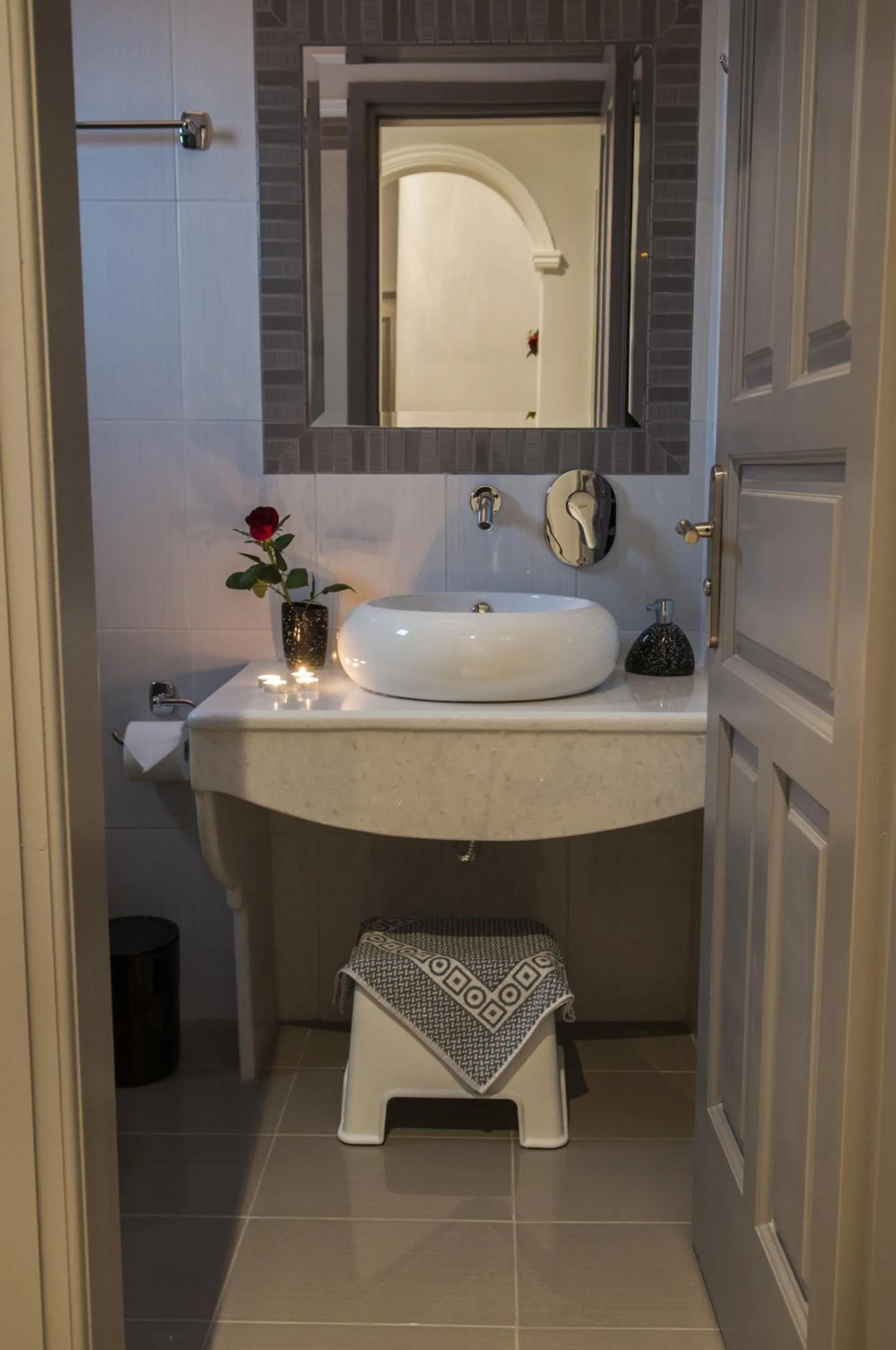 Bathroom in Polydefkis Hotel