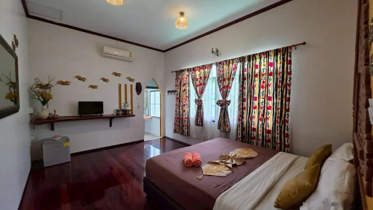 Superior King Room in The Park Ayutthaya Resort And Spa Superior King Room in The Park Ayutthaya Resort And Spa