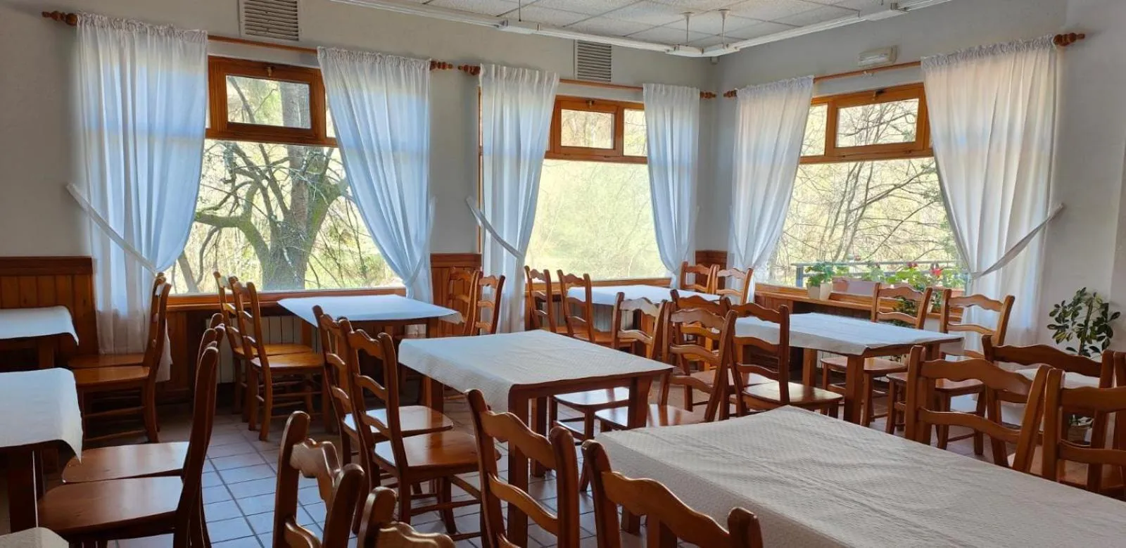 Dining area in Hotel Capitán