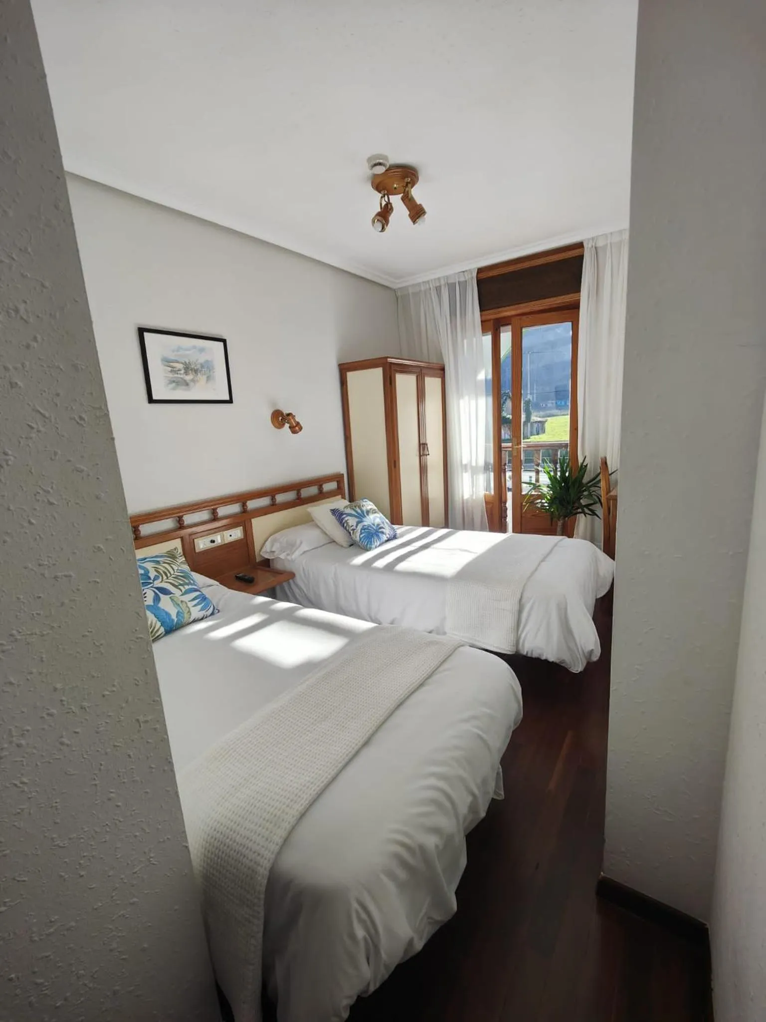 Photo of the whole room in Hotel Capitán