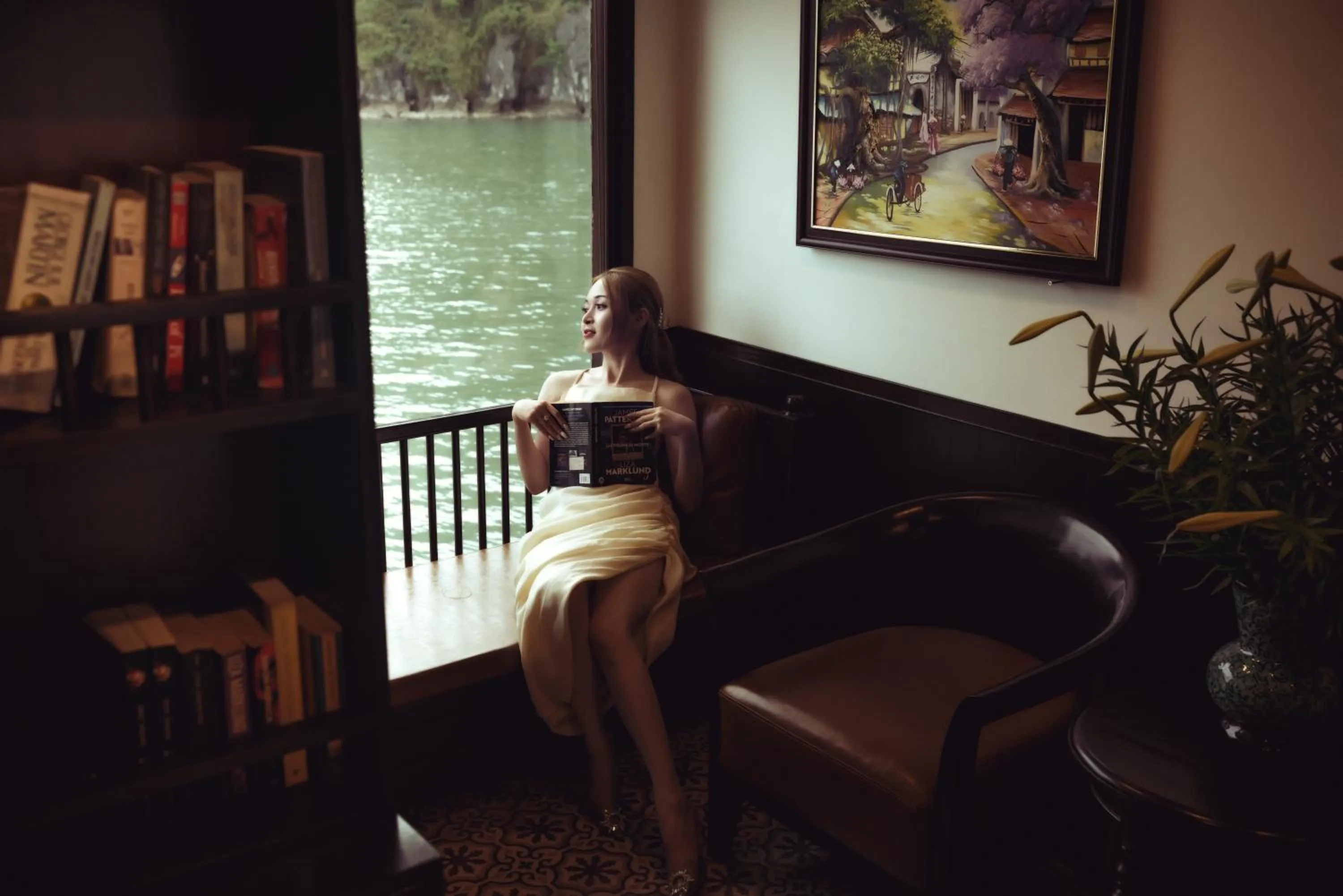 Library in Sena Cruises - Wonder On Lan Ha Bay